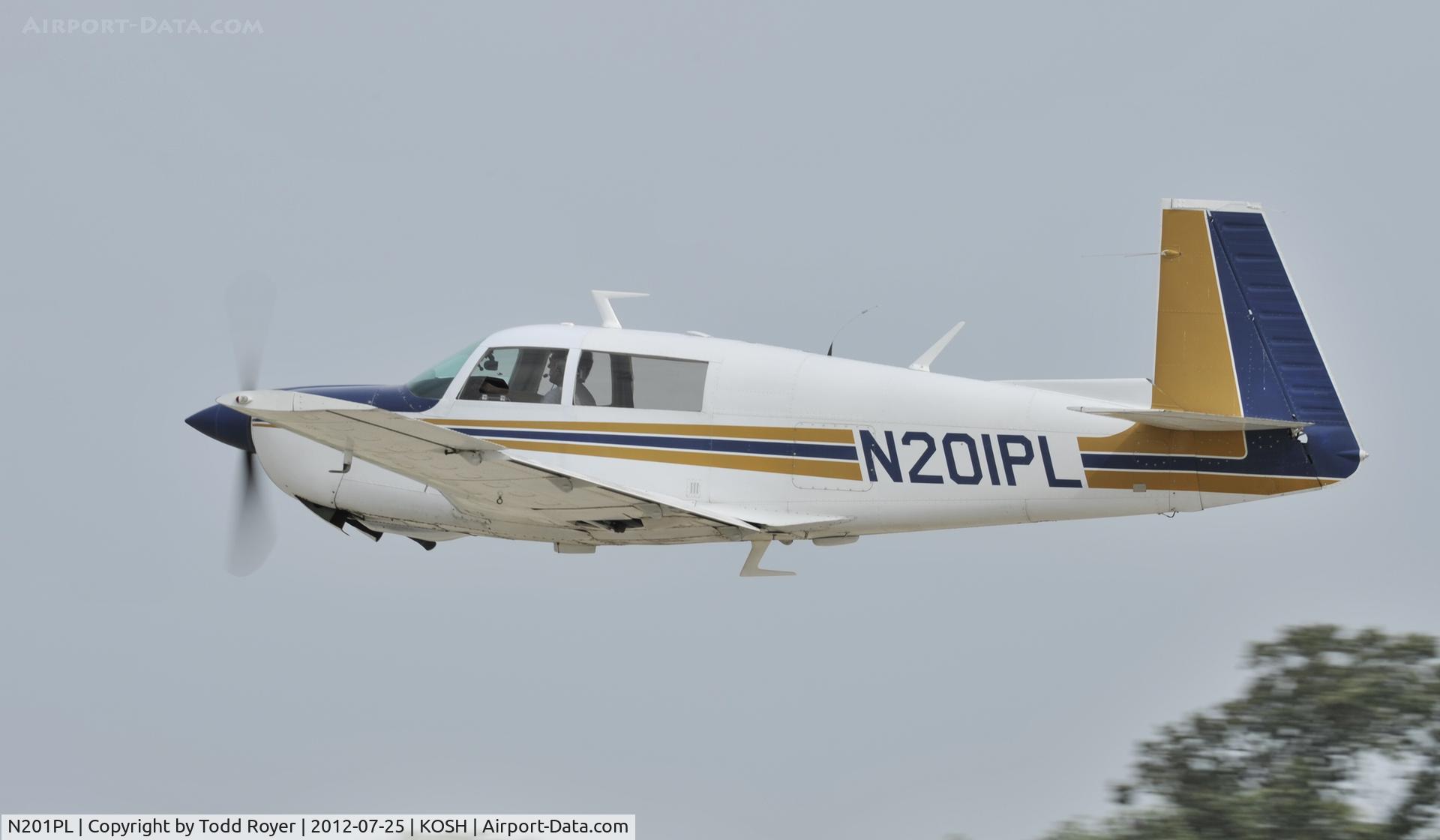 N201PL, 1977 Mooney M20J 201 C/N 24-0284, Departing Airventure 2012
