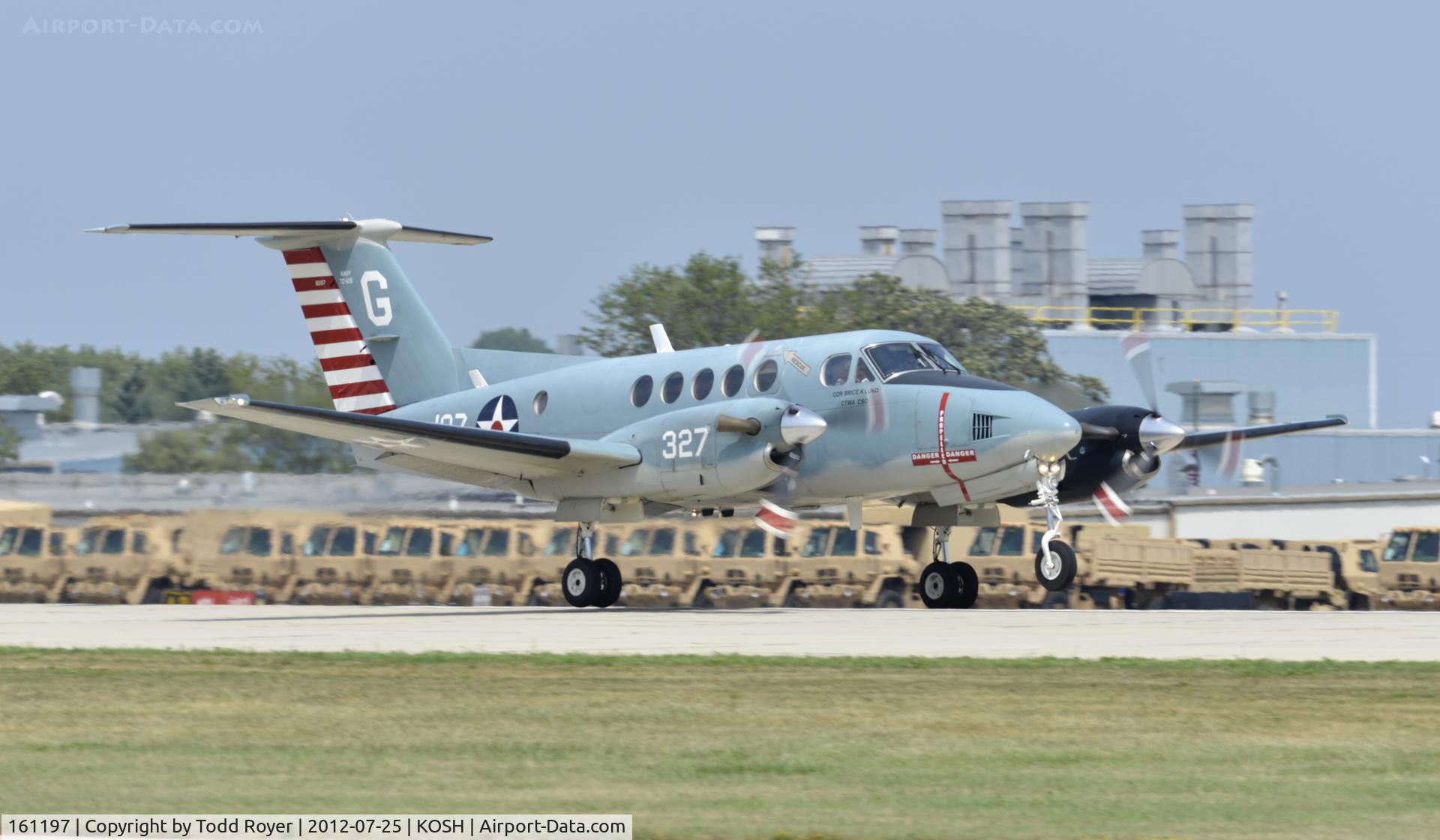 161197, Beech UC-12B Huron C/N BJ-13, Departing Airventure 2012