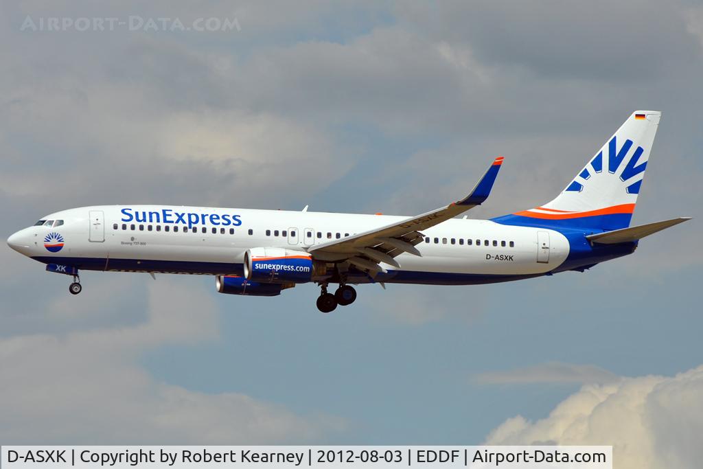 D-ASXK, 1998 Boeing 737-86J C/N 28070, On finals for r/w 25L