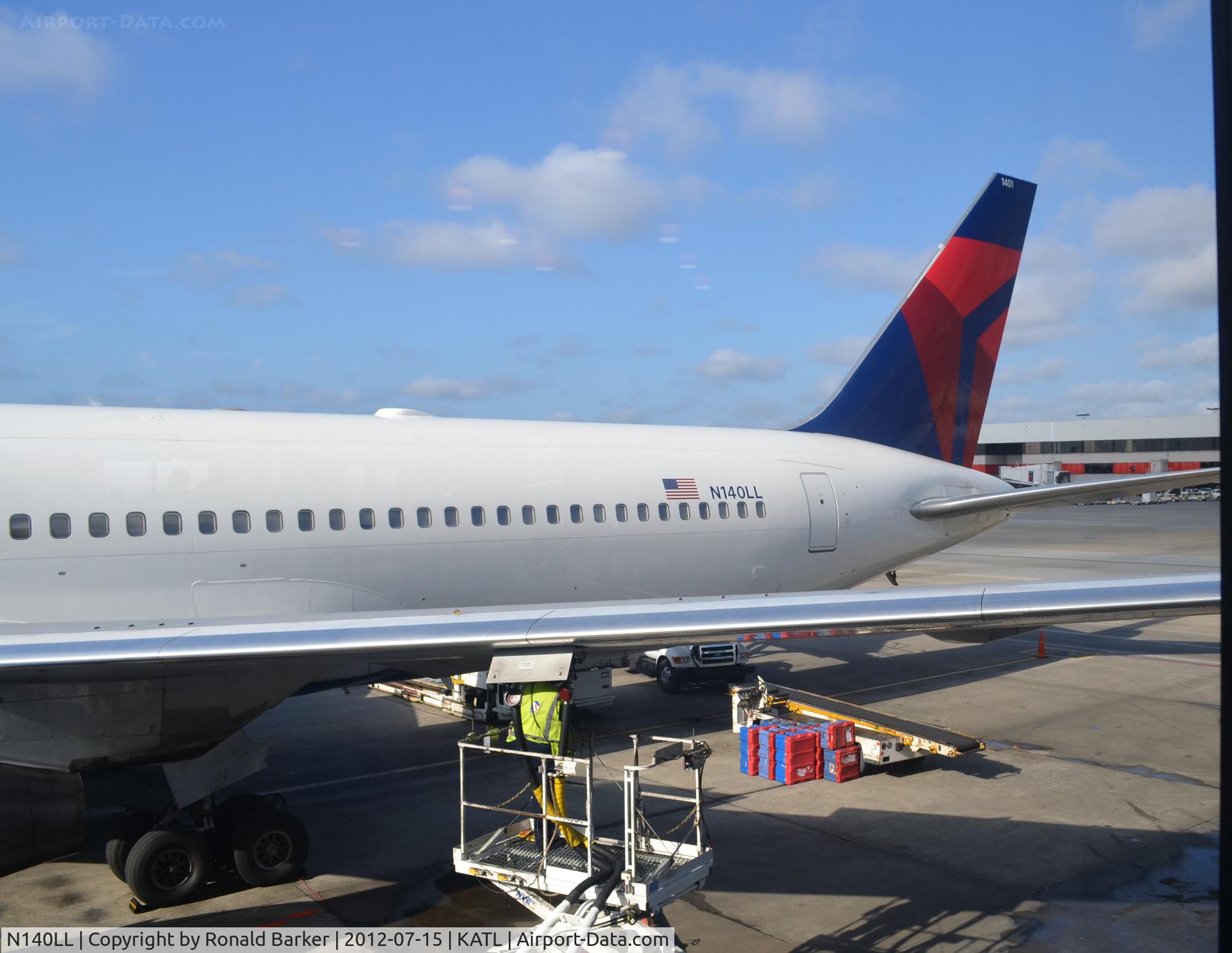 N140LL, 1993 Boeing 767-332 C/N 25988, ATL, GA