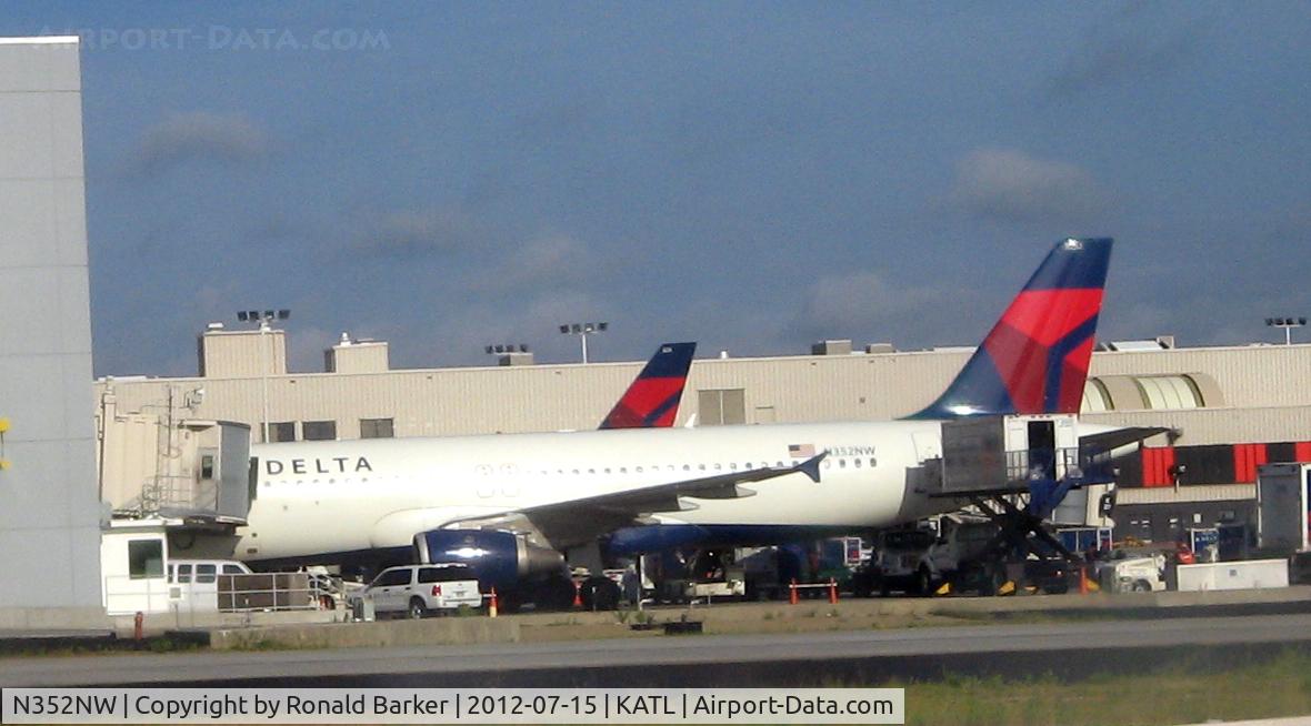 N352NW, 1998 Airbus A320-212 C/N 778, Atlanta
