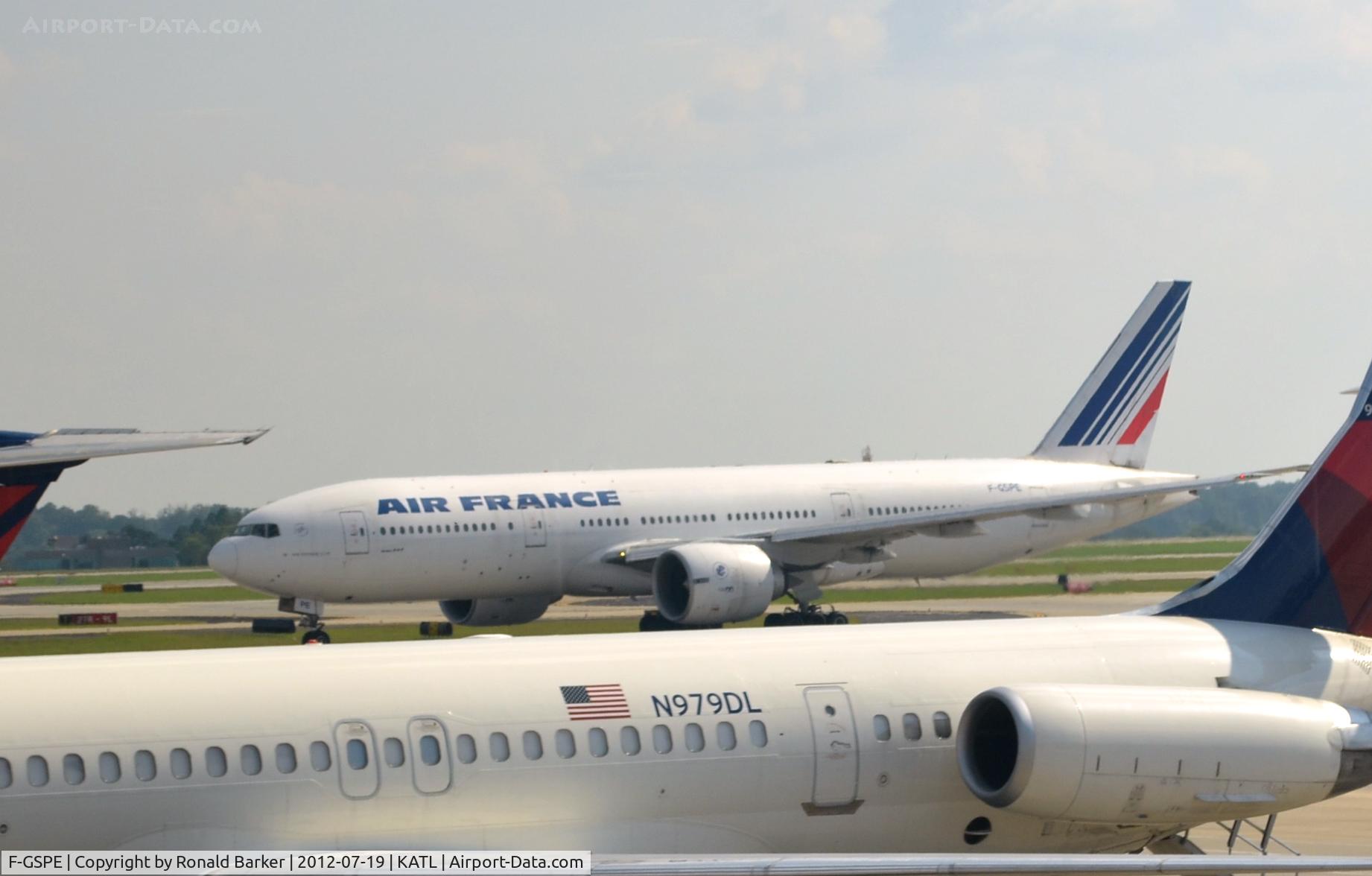 F-GSPE, 1999 Boeing 777-228/ER C/N 29006, Taxi ATL