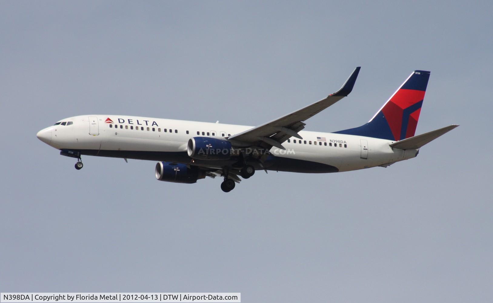 N398DA, 2000 Boeing 737-832 C/N 30774, Delta 737-800