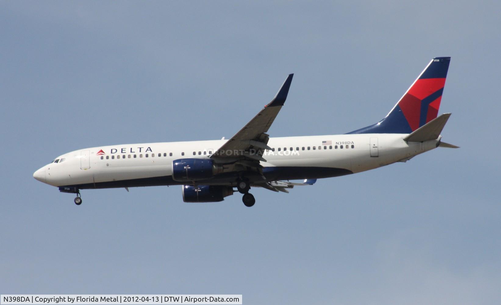 N398DA, 2000 Boeing 737-832 C/N 30774, Delta 737-800