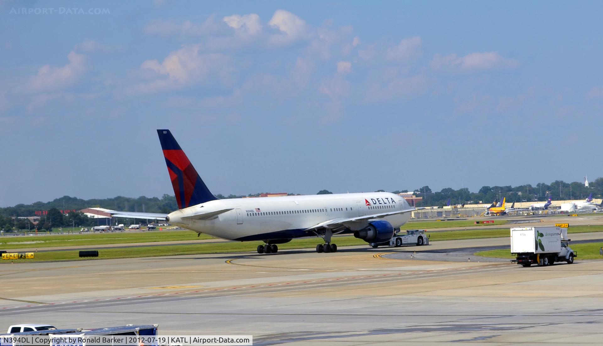 N394DL, 1995 Boeing 767-324/ER C/N 27394, Towed ATL