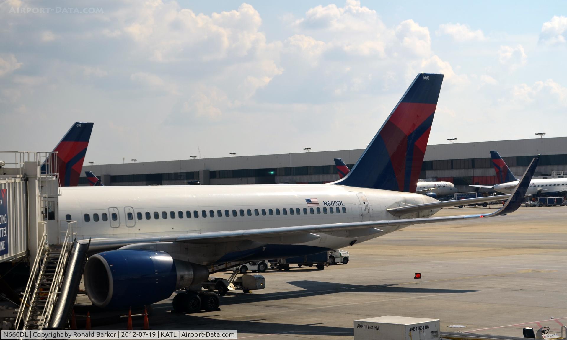 N660DL, 1990 Boeing 757-232 C/N 24422, Atlanta