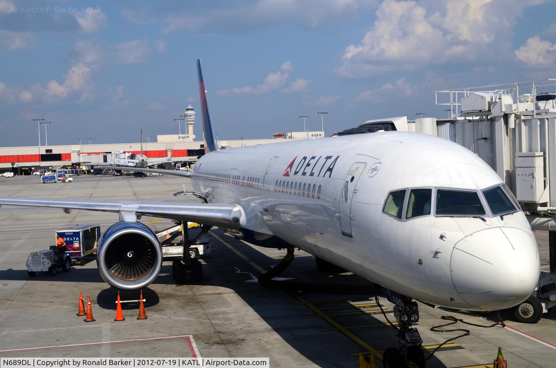 N689DL, 1998 Boeing 757-232 C/N 27172, Atlanta