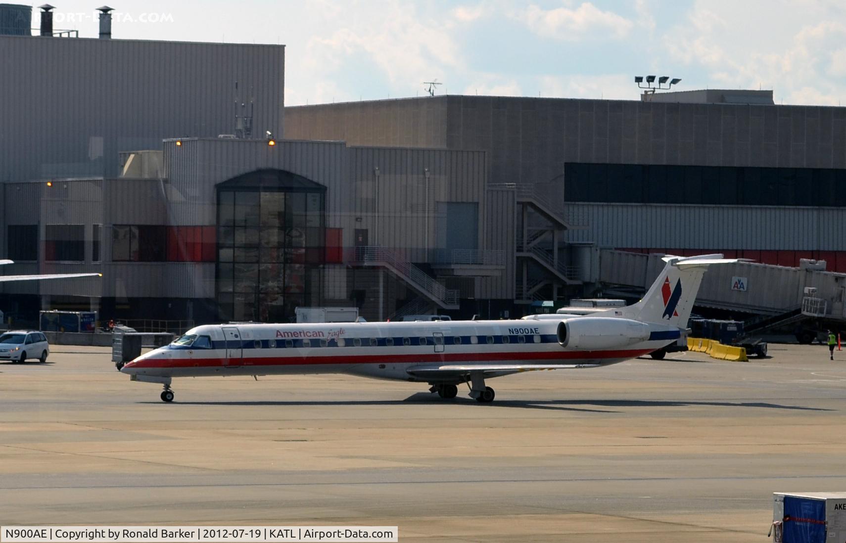 N900AE, 2004 Embraer ERJ-145LR (EMB-145LR) C/N 14500885, Taxi ATL