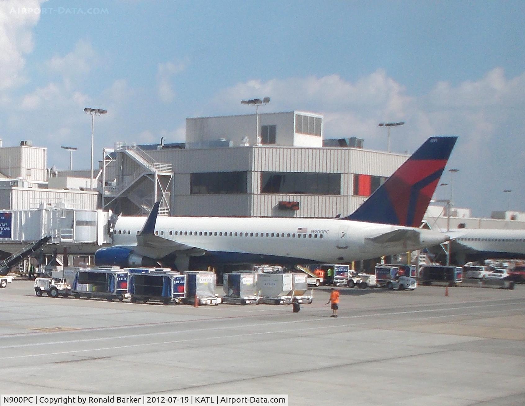 N900PC, 1997 Boeing 757-26D C/N 28446, Atlanta