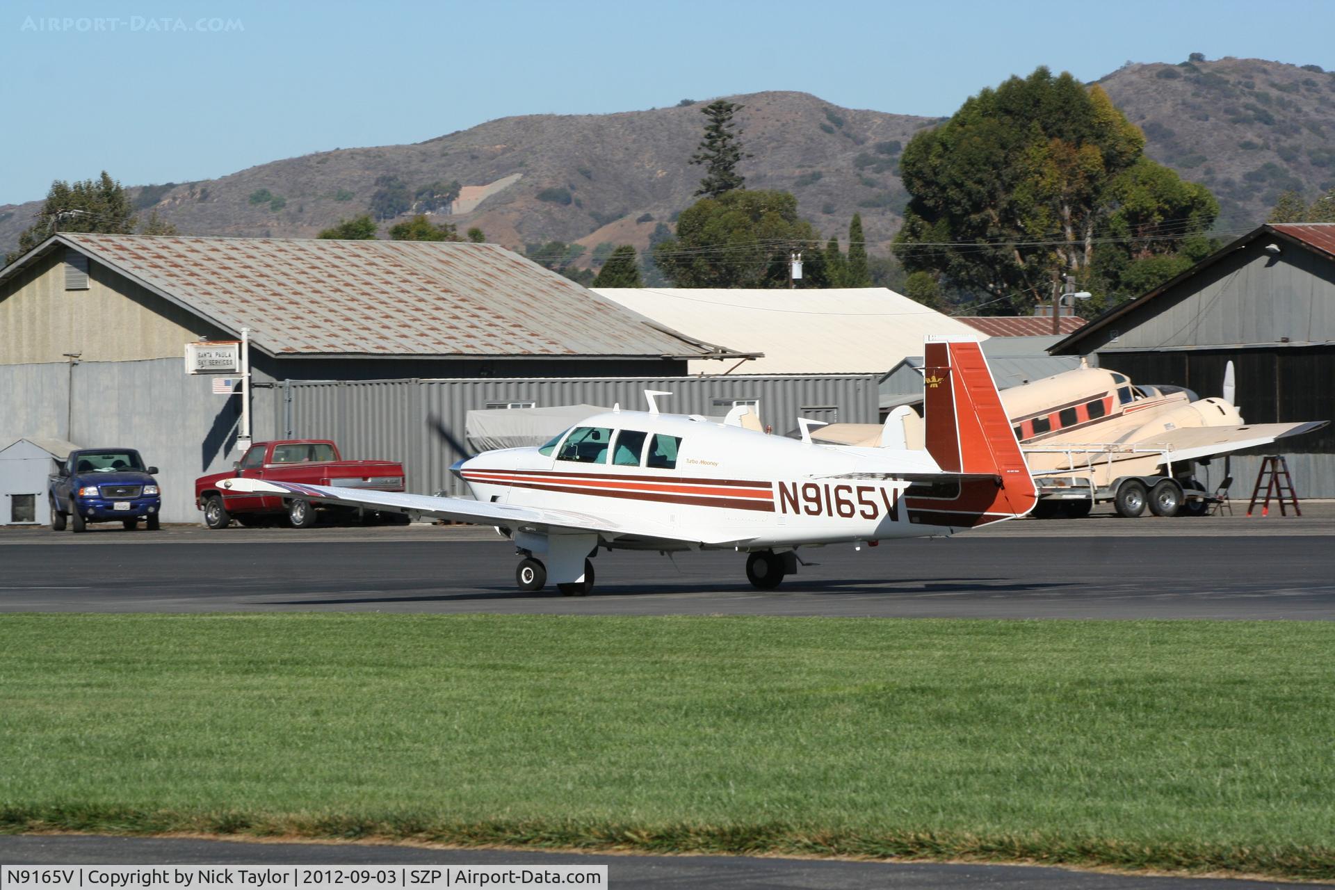 N9165V, 1969 Mooney M20F Executive C/N 690041, Landing roll