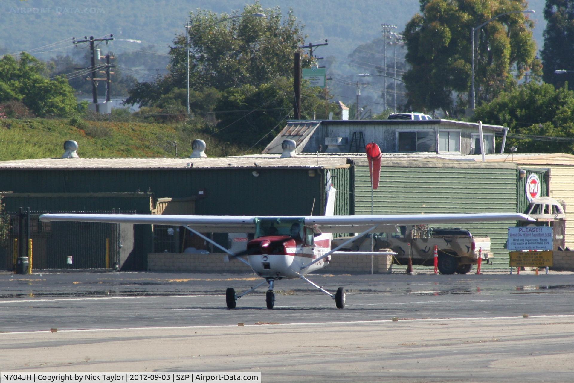 N704JH, 1976 Cessna 150M C/N 15078644, Taking off RWY 22