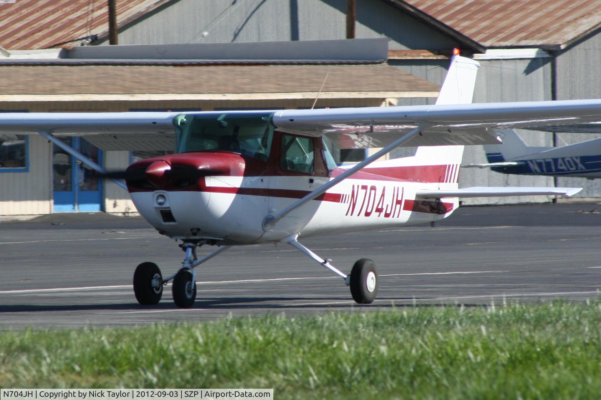 N704JH, 1976 Cessna 150M C/N 15078644, Taking off RWY 22