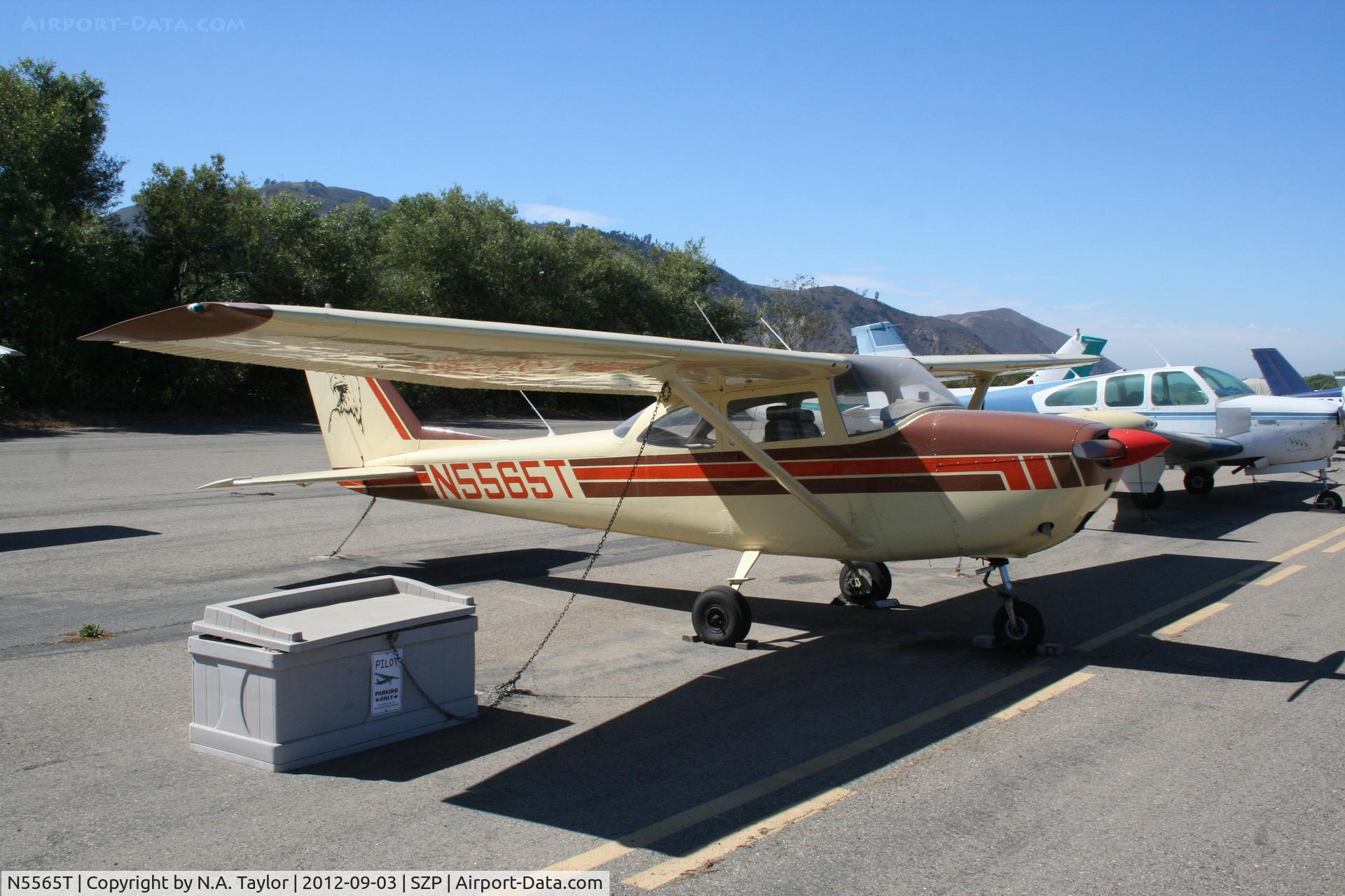 N5565T, 1964 Cessna 172E C/N 17251465, Sitting at Santa Paula