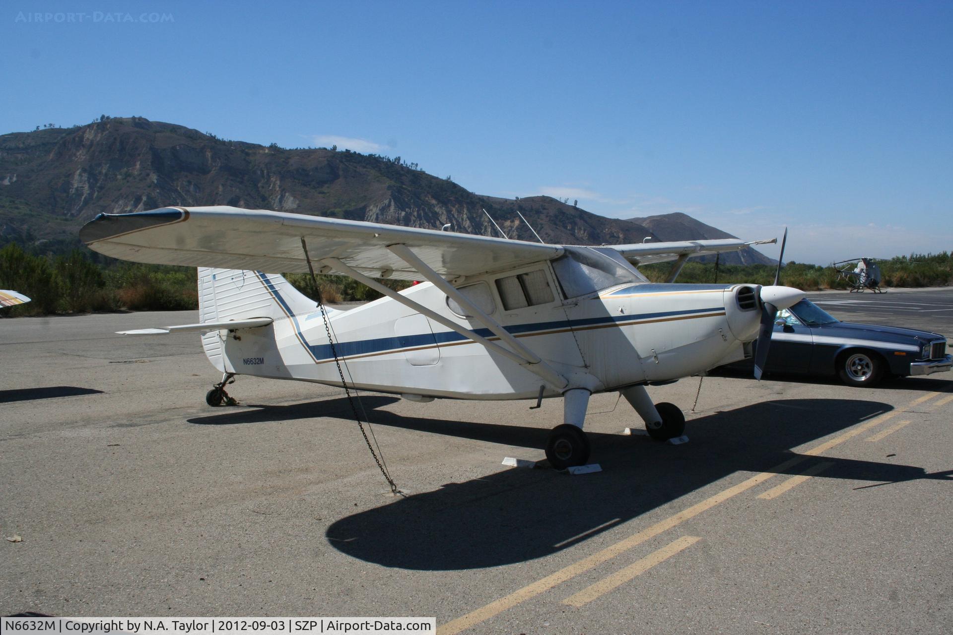 N6632M, 1948 Stinson 108-3 Voyager C/N 108-4632, Sitting at Santa Paula