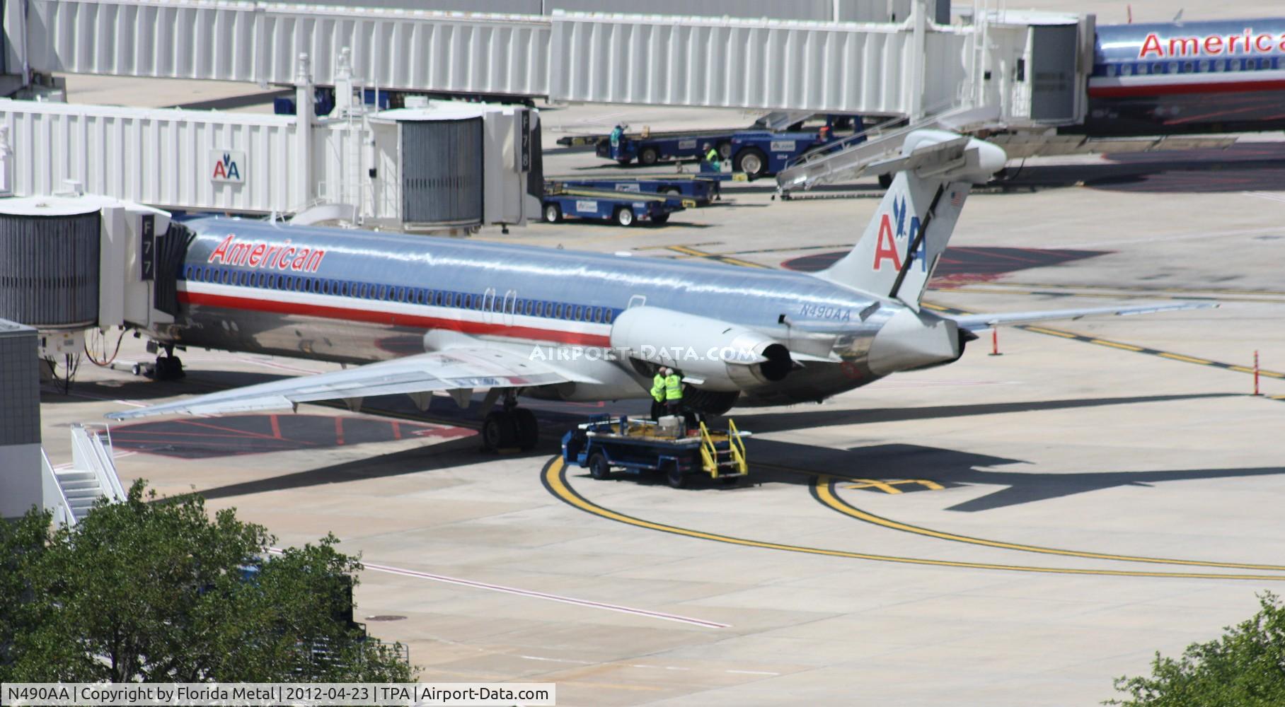 N490AA, 1989 McDonnell Douglas MD-82 (DC-9-82) C/N 49683, American MD-82
