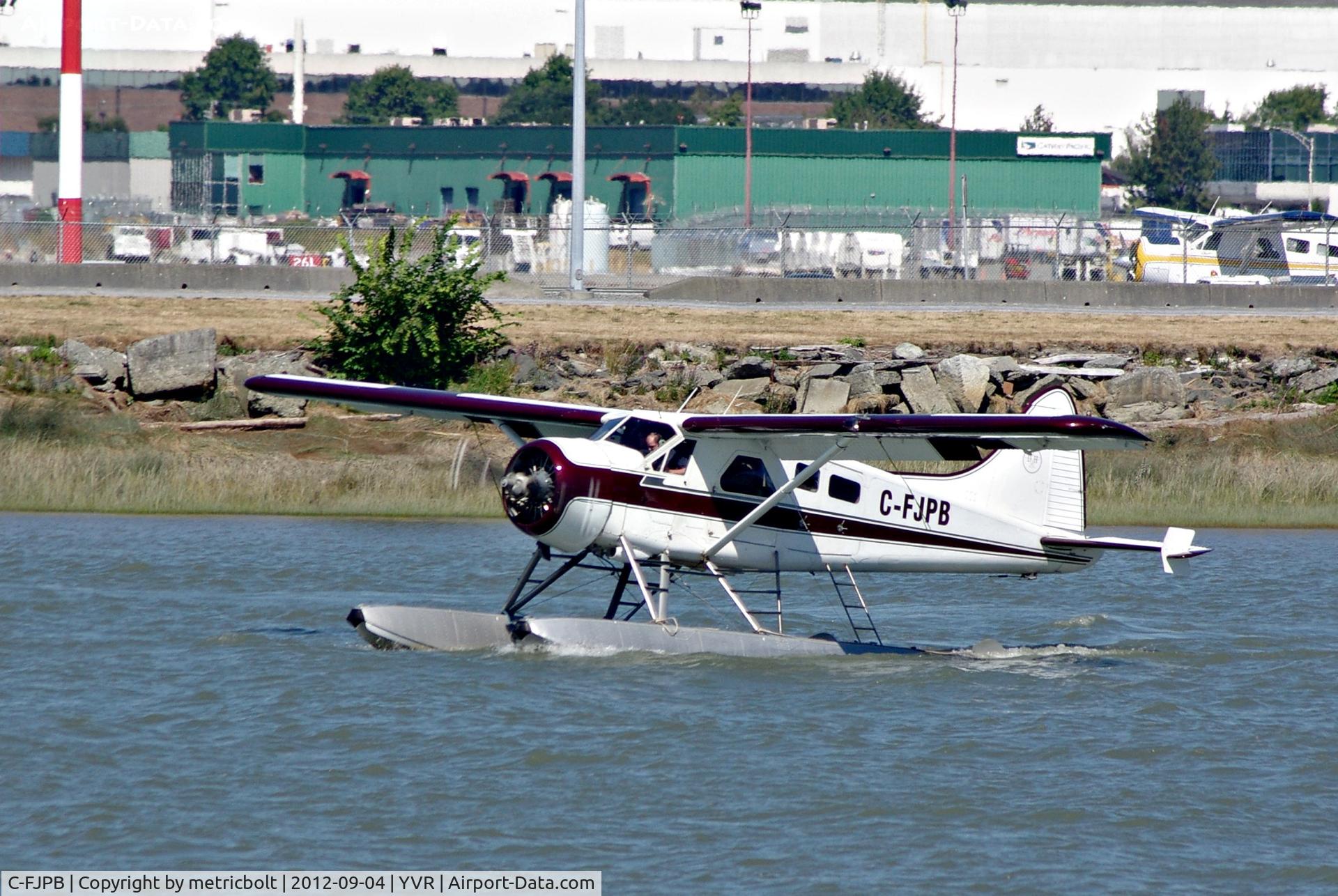 C-FJPB, 1958 De Havilland Canada U-6A Beaver C/N 1319, on the Fraser River