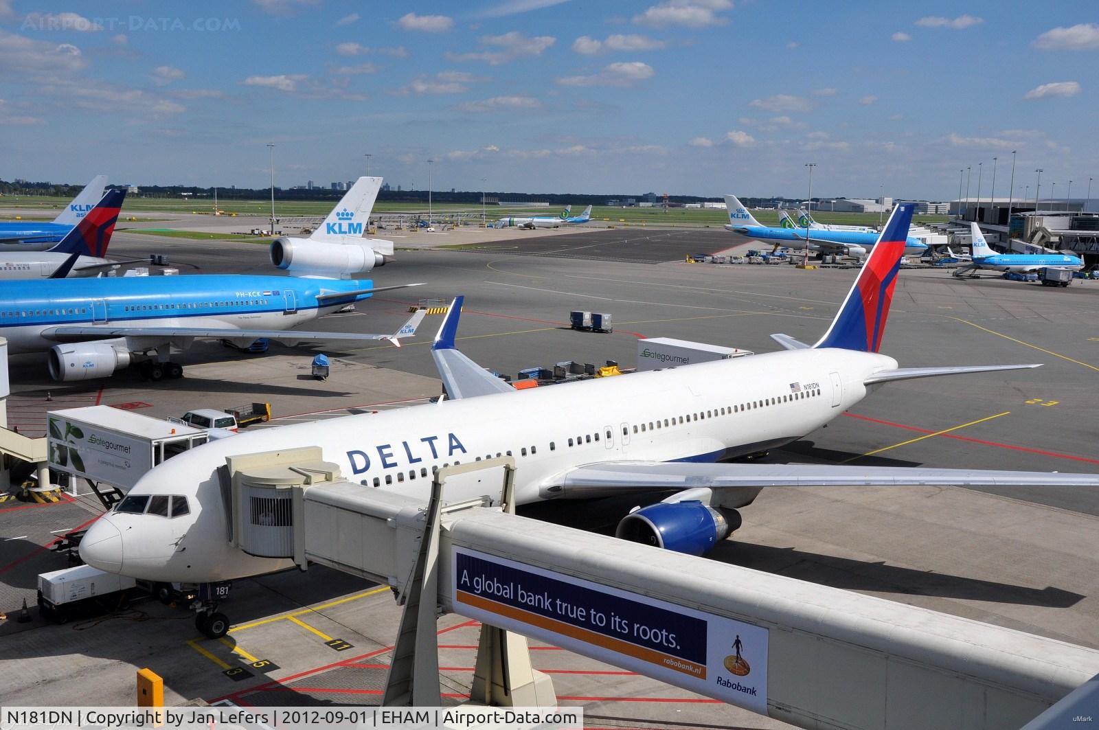 N181DN, 1992 Boeing 767-332 C/N 25986, Delta