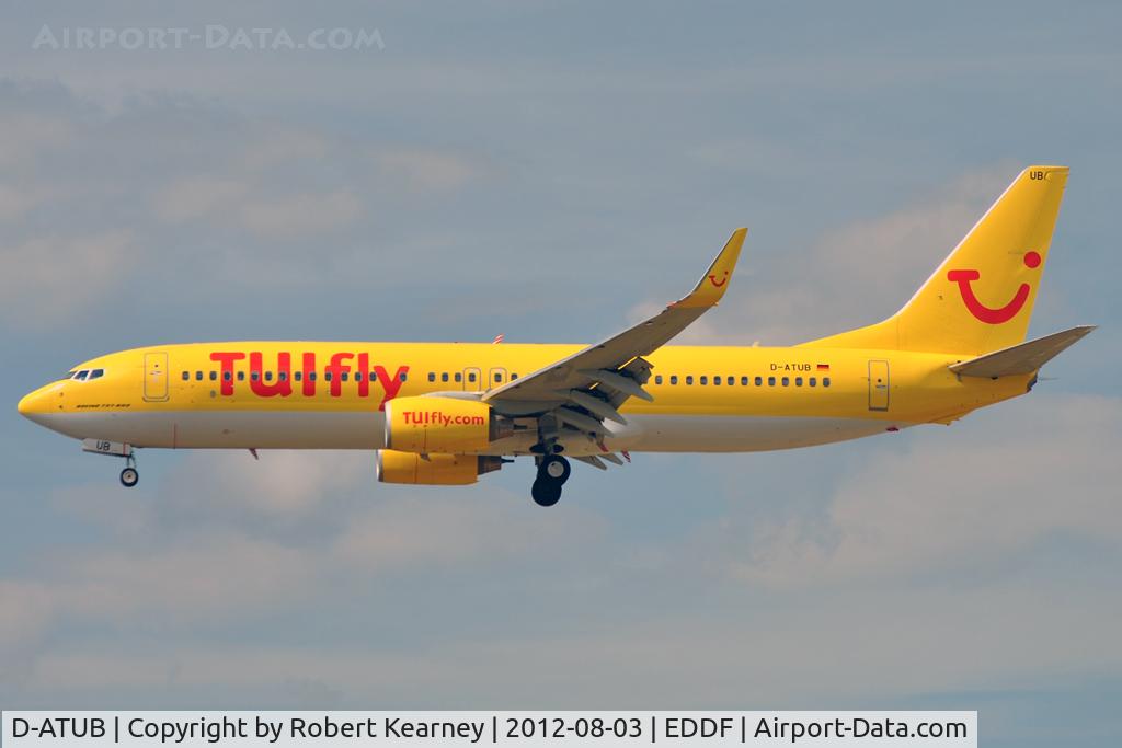 D-ATUB, 2010 Boeing 737-8K5 C/N 37247, On short finals for r/w 25L