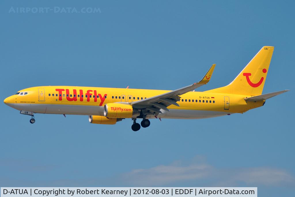 D-ATUA, 2010 Boeing 737-8K5 C/N 37245, On short finals for r/w 25L