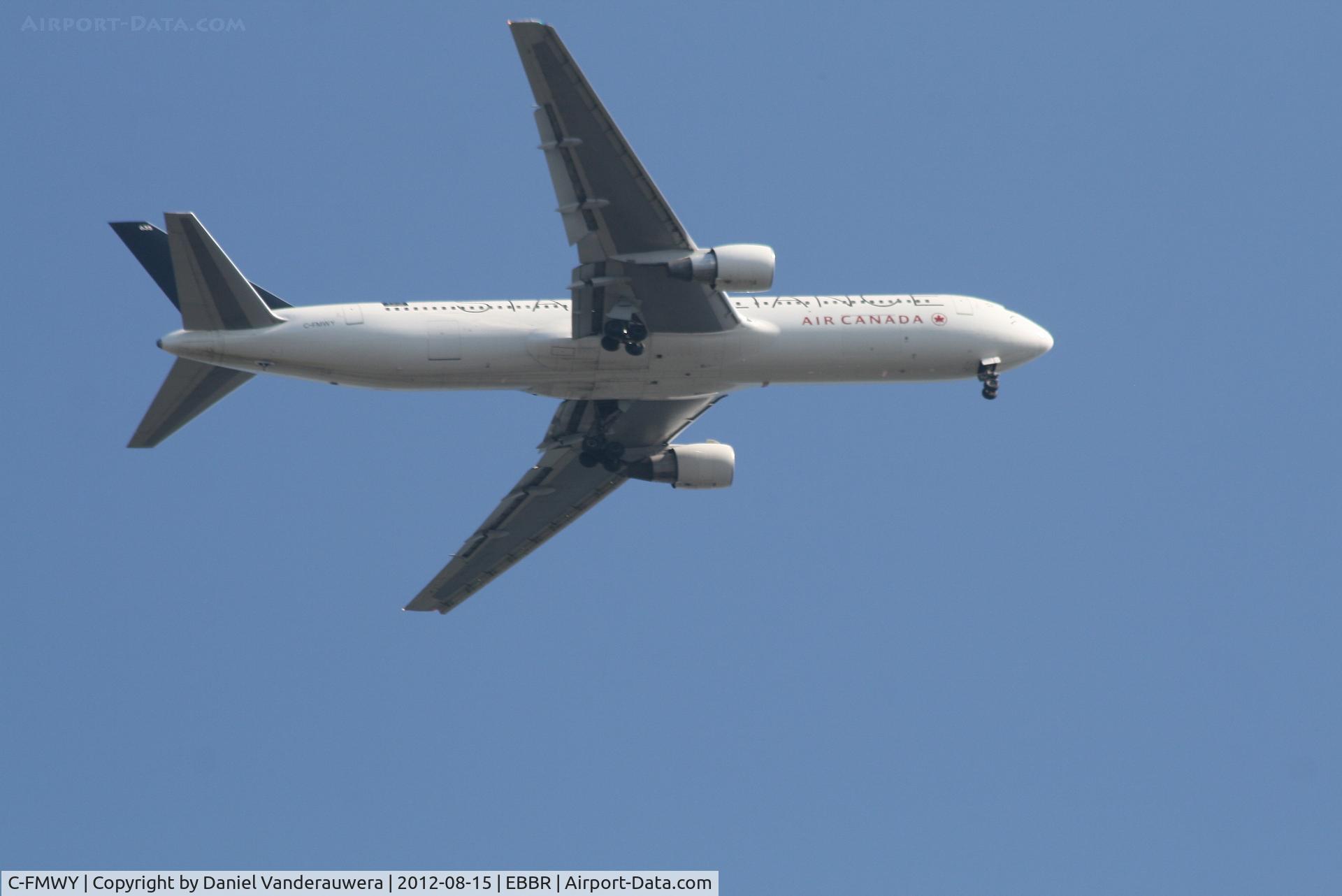 C-FMWY, 1996 Boeing 767-333 C/N 25587, Flight AC832 on approach to RWY 07L