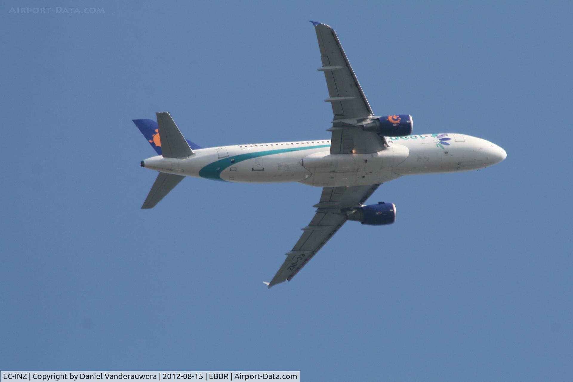 EC-INZ, 2003 Airbus A320-214 C/N 2011, Flight IWD7301 on approach to RWY 07L