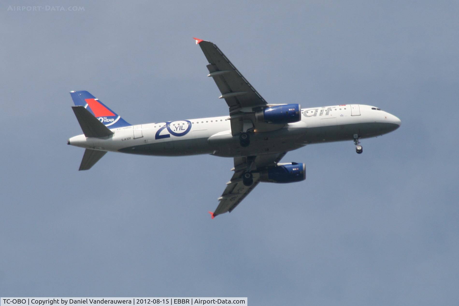 TC-OBO, 2006 Airbus A320-232 C/N 2688, Flight OHY3863 on approach to RWY 07L