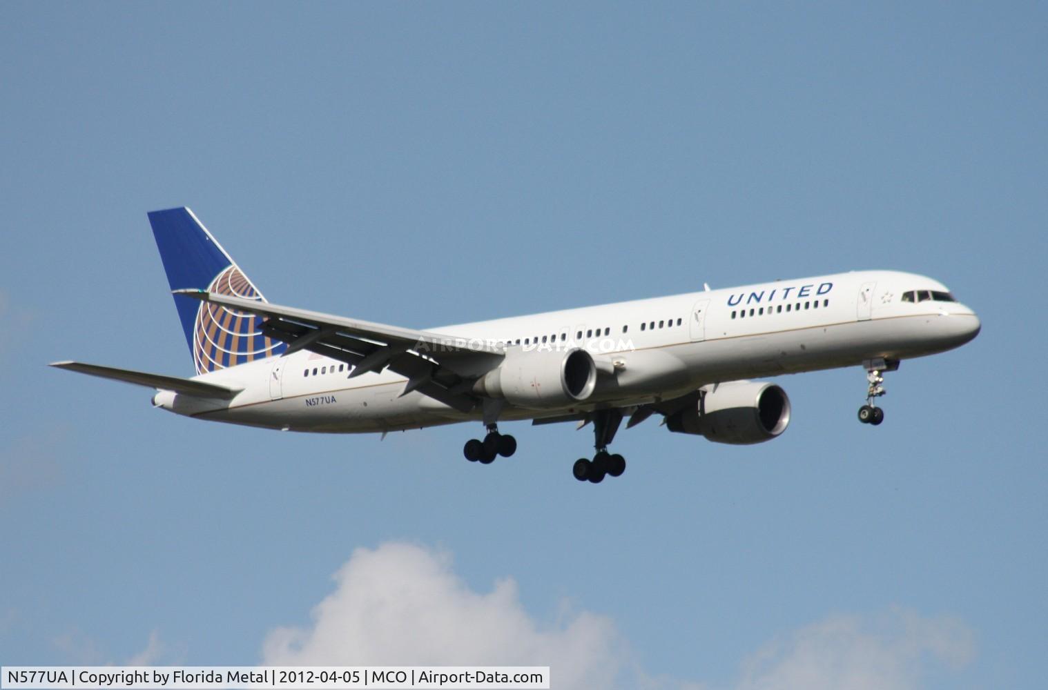 N577UA, 1993 Boeing 757-222 C/N 26693, United 757