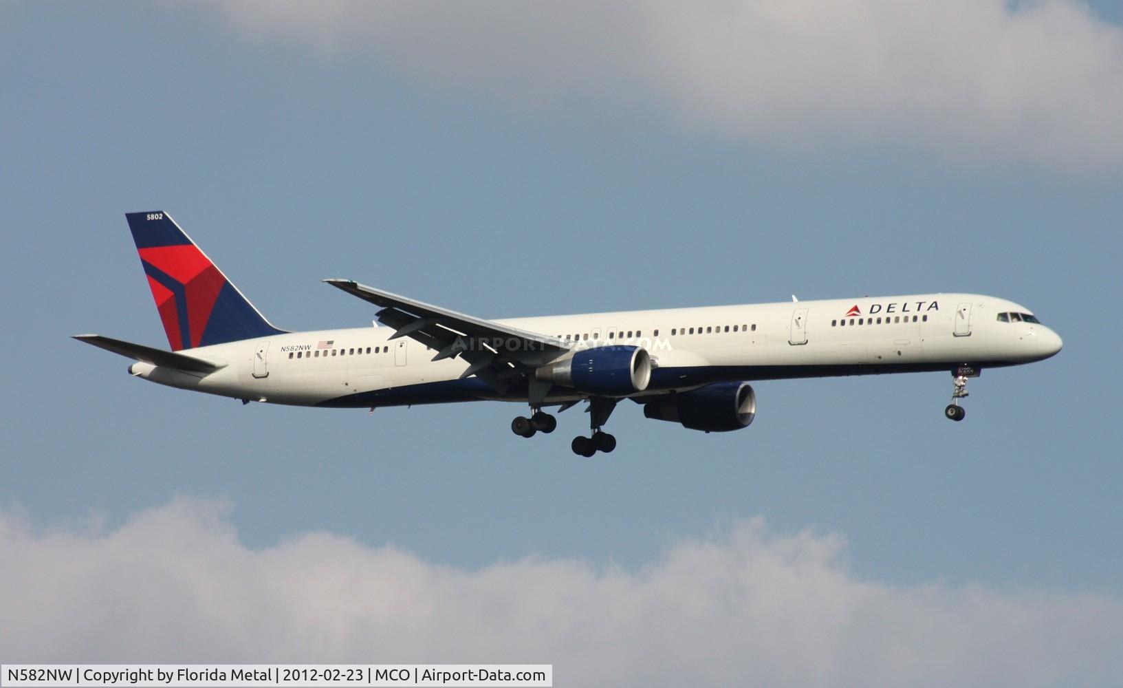 N582NW, 2002 Boeing 757-351 C/N 32981, Delta 757-300