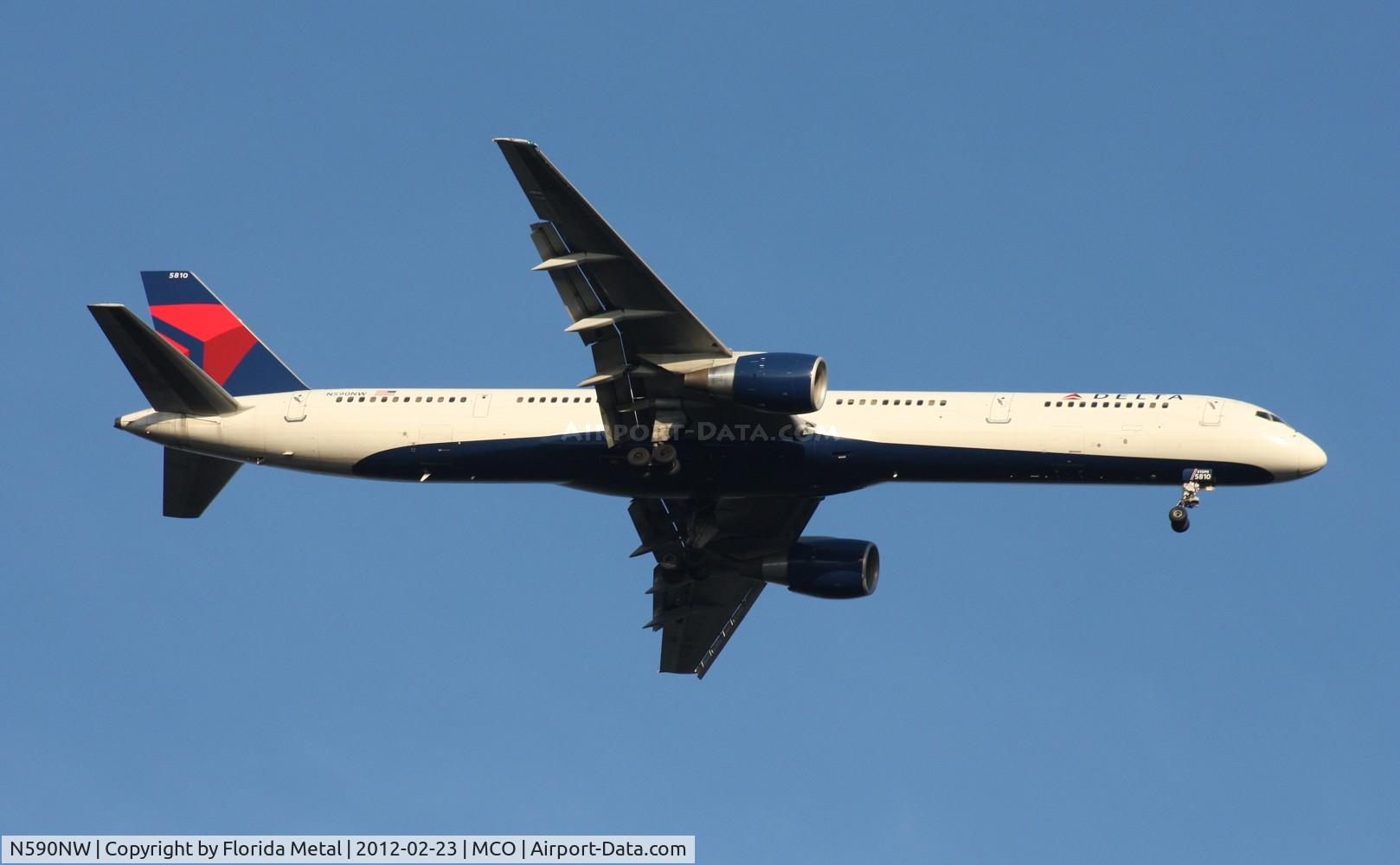 N590NW, 2003 Boeing 757-351 C/N 32990, Delta 757-300
