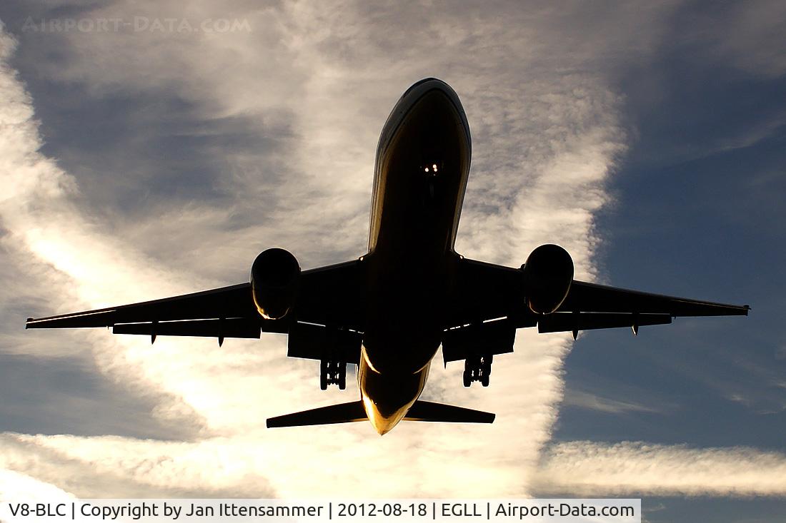 V8-BLC, 2001 Boeing 777-212/ER C/N 28524, V8-BLC Q EGLL