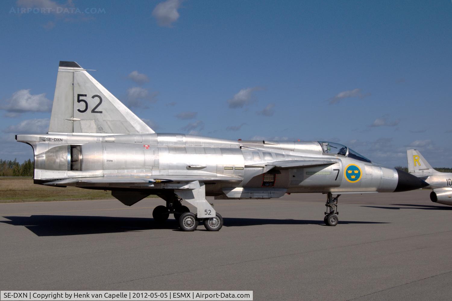 SE-DXN, 1977 Saab AJS 37 Viggen C/N 37098, Saab Viggen fighter parked on the platform of Småland Airport, Växjö, Sweden.