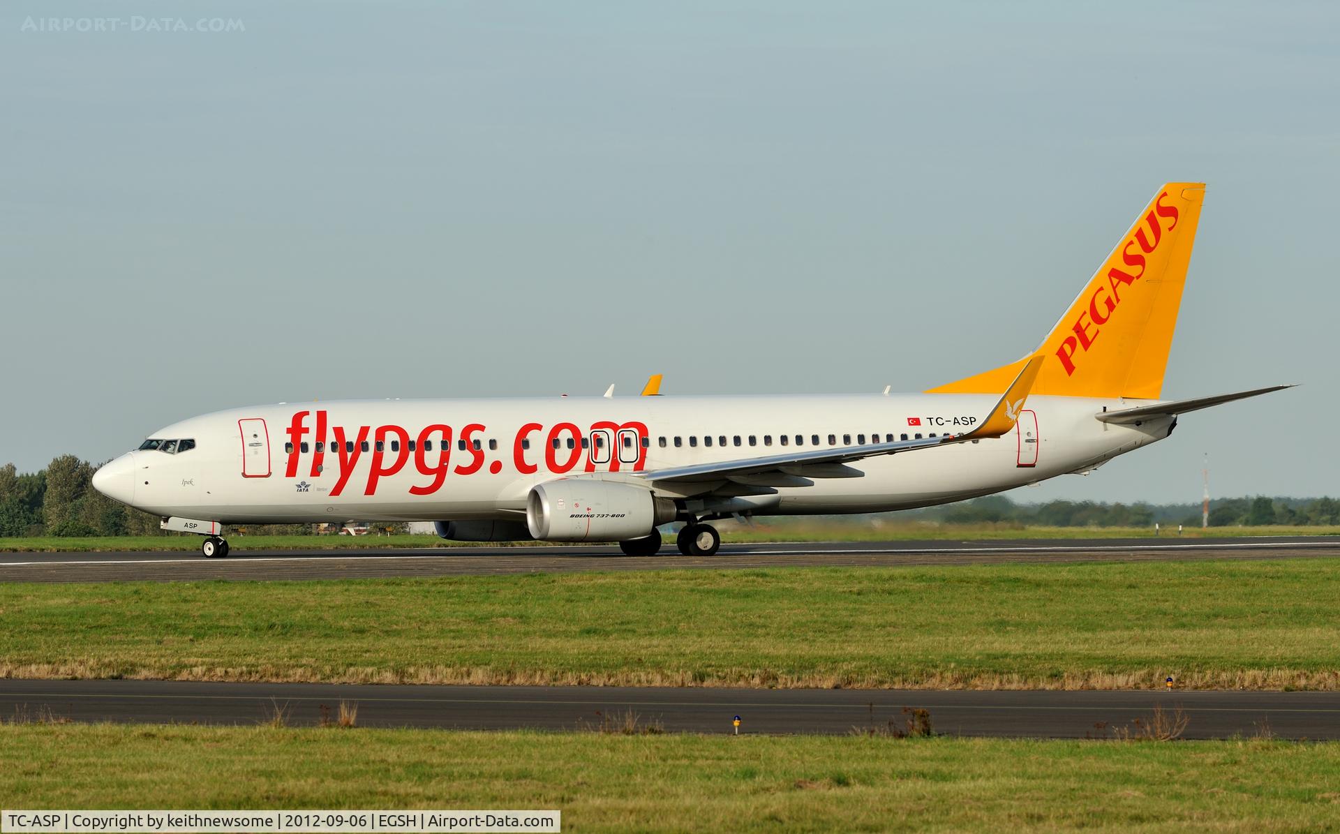 TC-ASP, 2011 Boeing 737-82R C/N 40011, 'Turksun' about to turn !