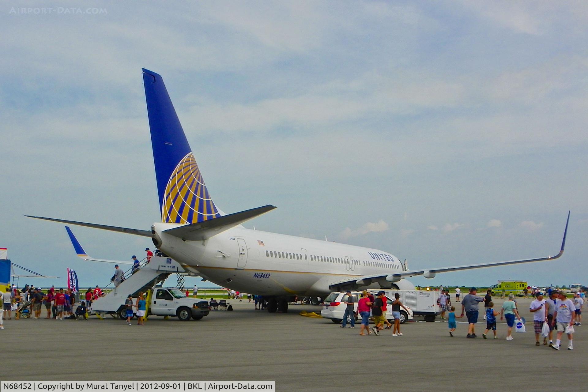 N68452, 2012 Boeing 737-924/ER C/N 40005, @ the 2012 Cleveland National Air Show