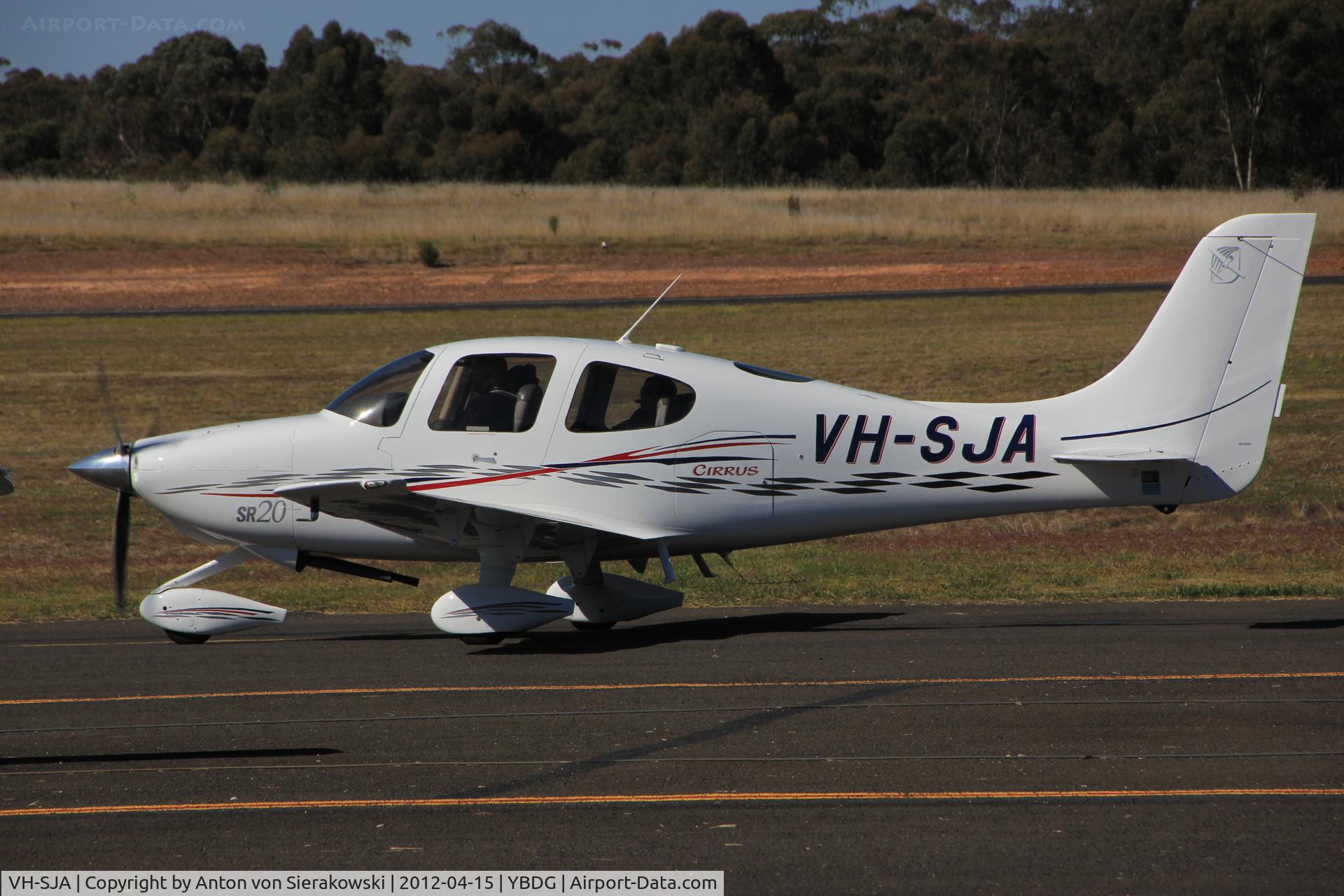 VH-SJA, 2003 Cirrus SR20 C/N 1353, VH-SJA @ YBDG