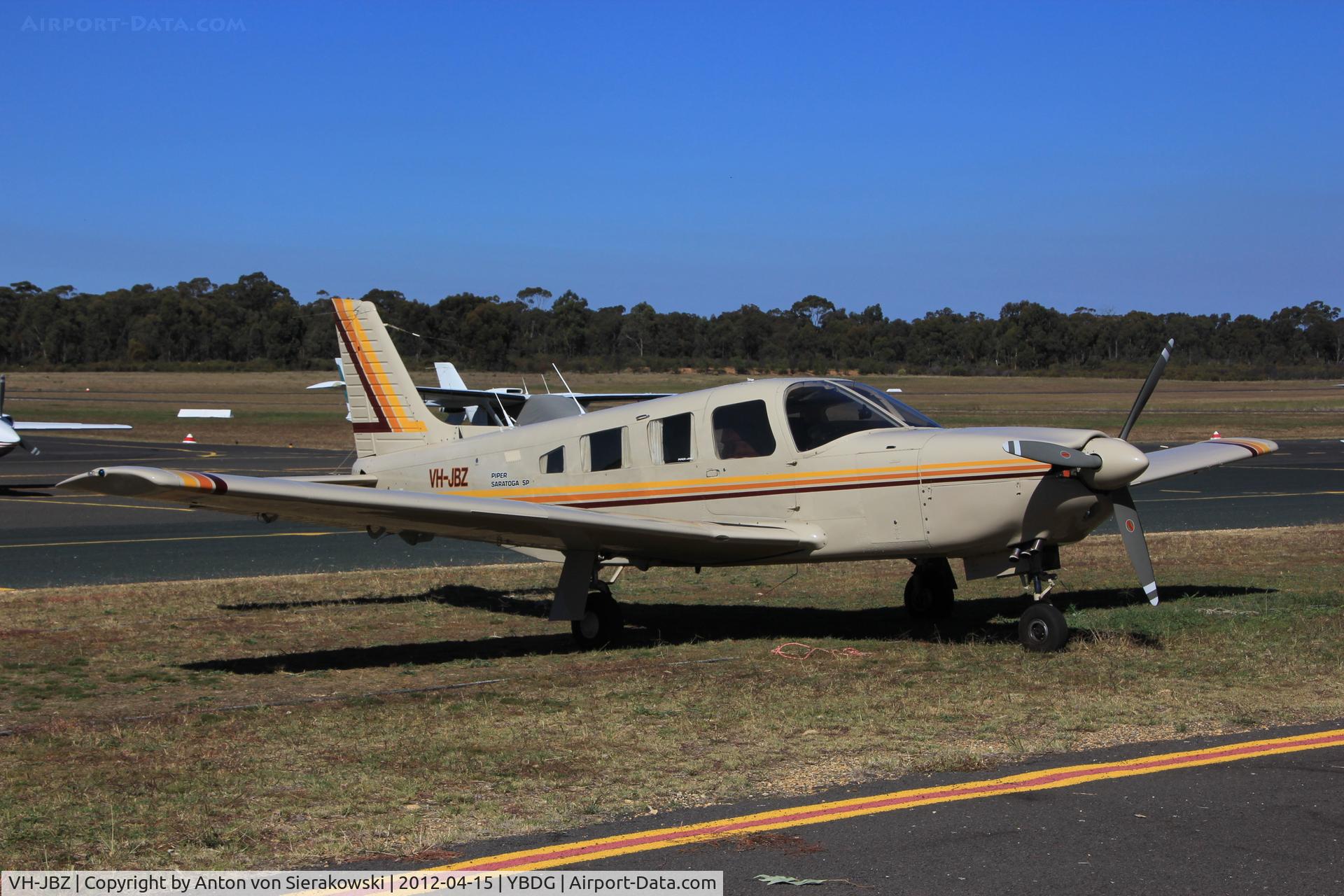 VH-JBZ, 1982 Piper PA-32R-301 C/N 32R-8213038, VH-JBZ @ YBDG Saratoga SP