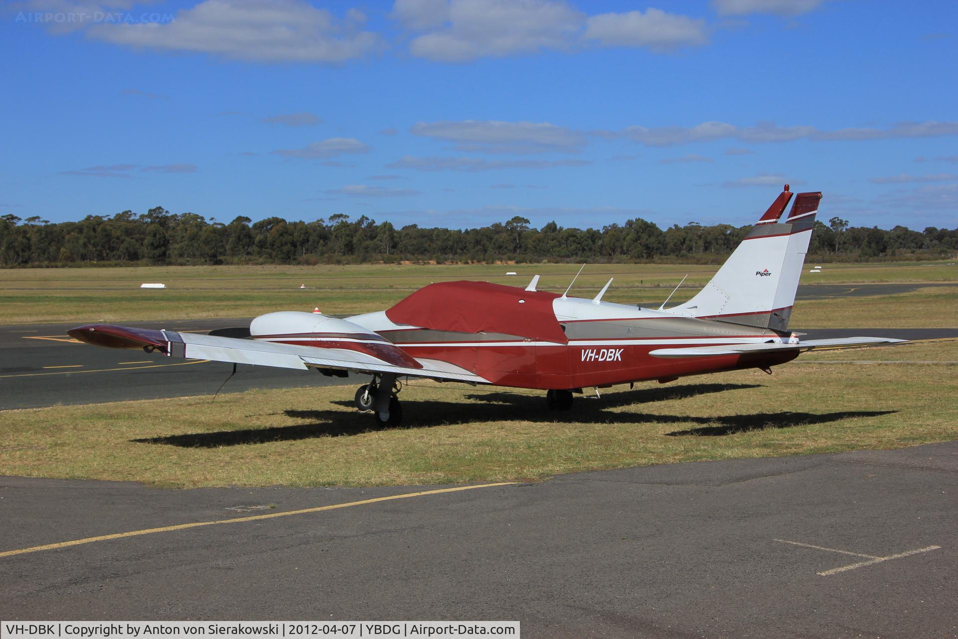 VH-DBK, 1976 Piper PA-34-200T C/N 34-7670264, VH-DBK @ YBDG