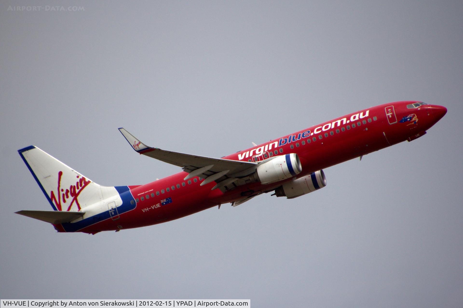 VH-VUE, 2005 Boeing 737-8FE C/N 34167, VH-VUE departing YPAD