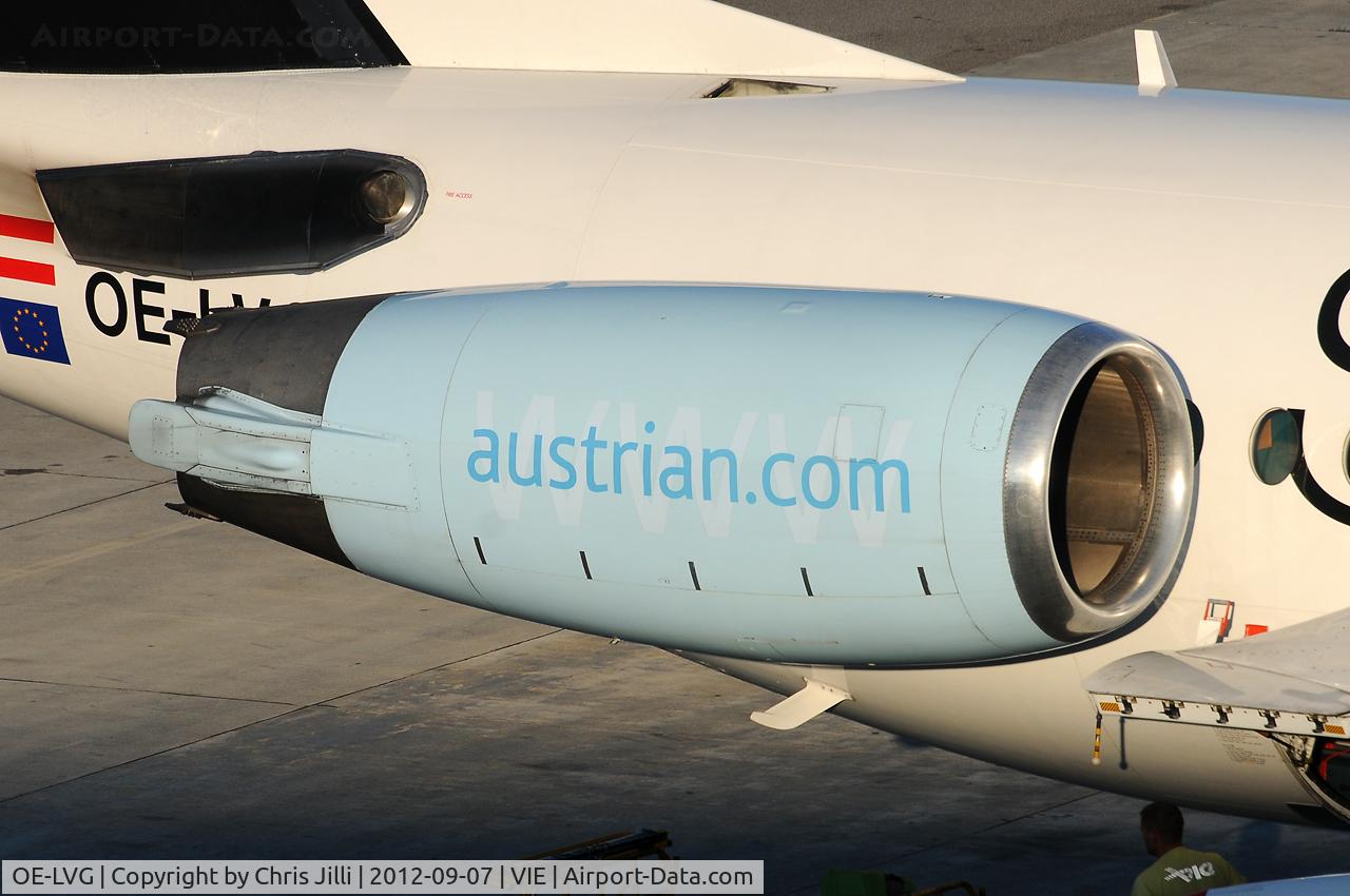 OE-LVG, 1994 Fokker 100 (F-28-0100) C/N 11520, Austrian arrows