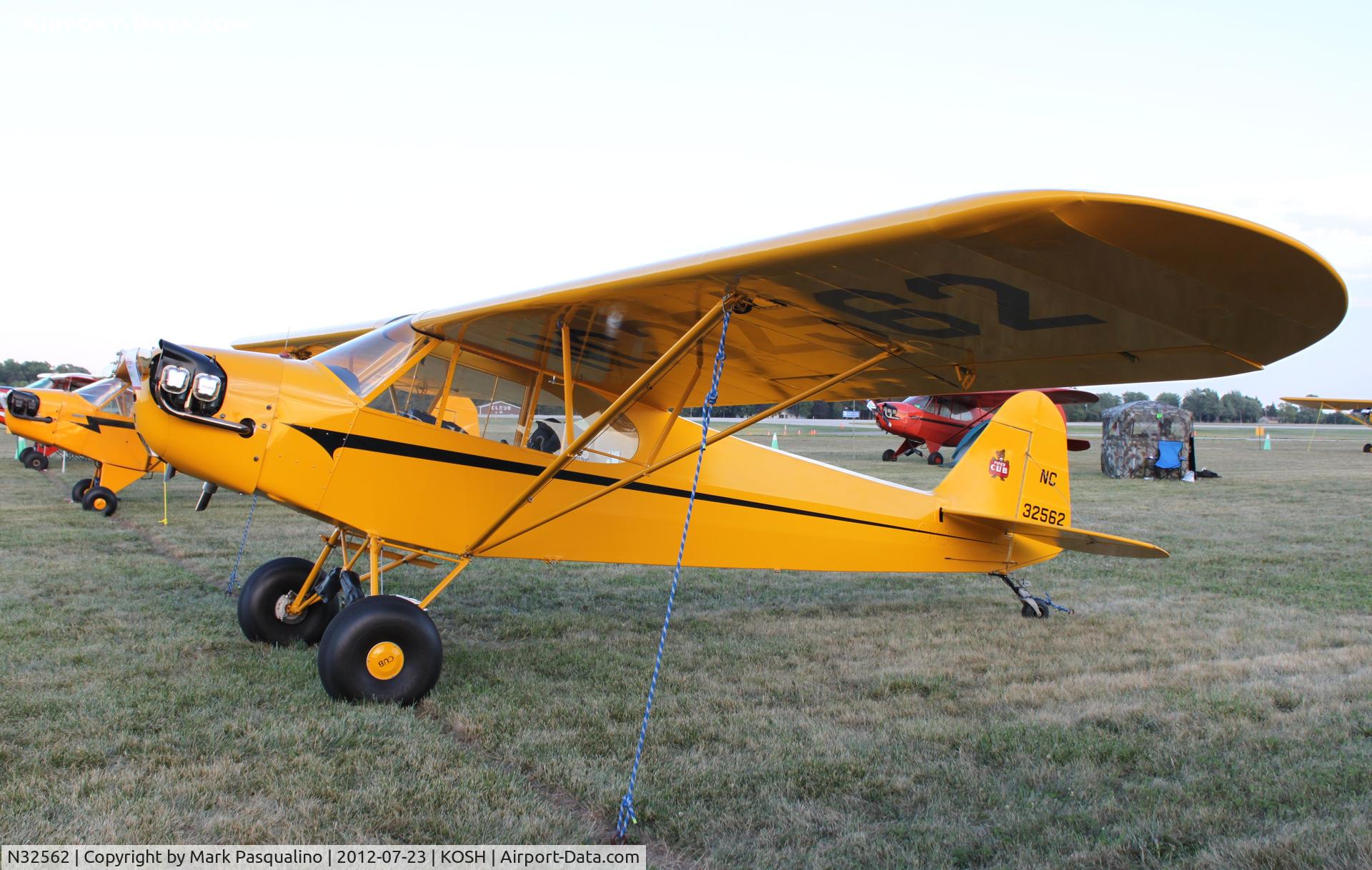 N32562, 1940 Piper J3C-65 Cub C/N 5457, Piper J3C-65