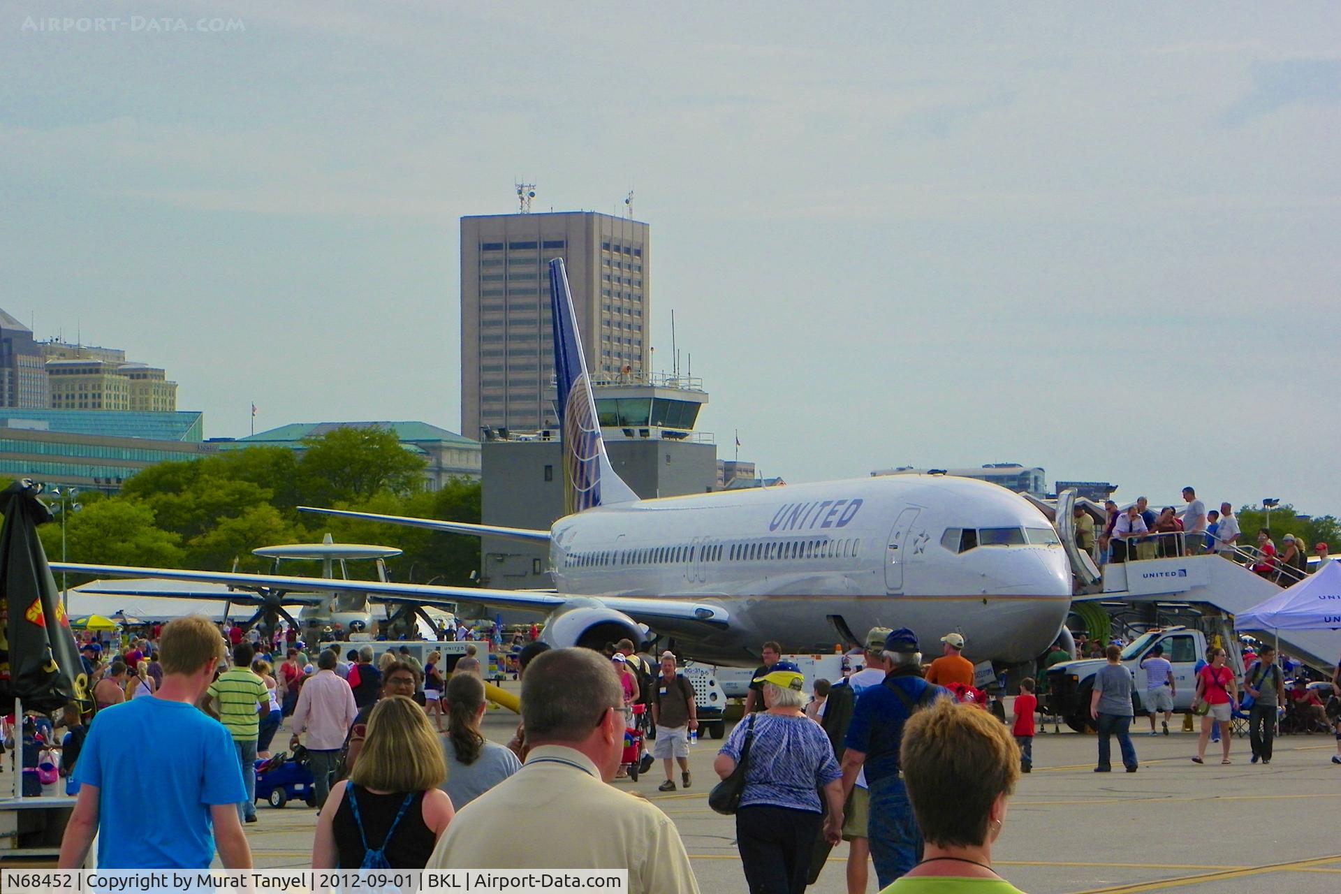 N68452, 2012 Boeing 737-924/ER C/N 40005, @ the 2012 Cleveland National Air Show