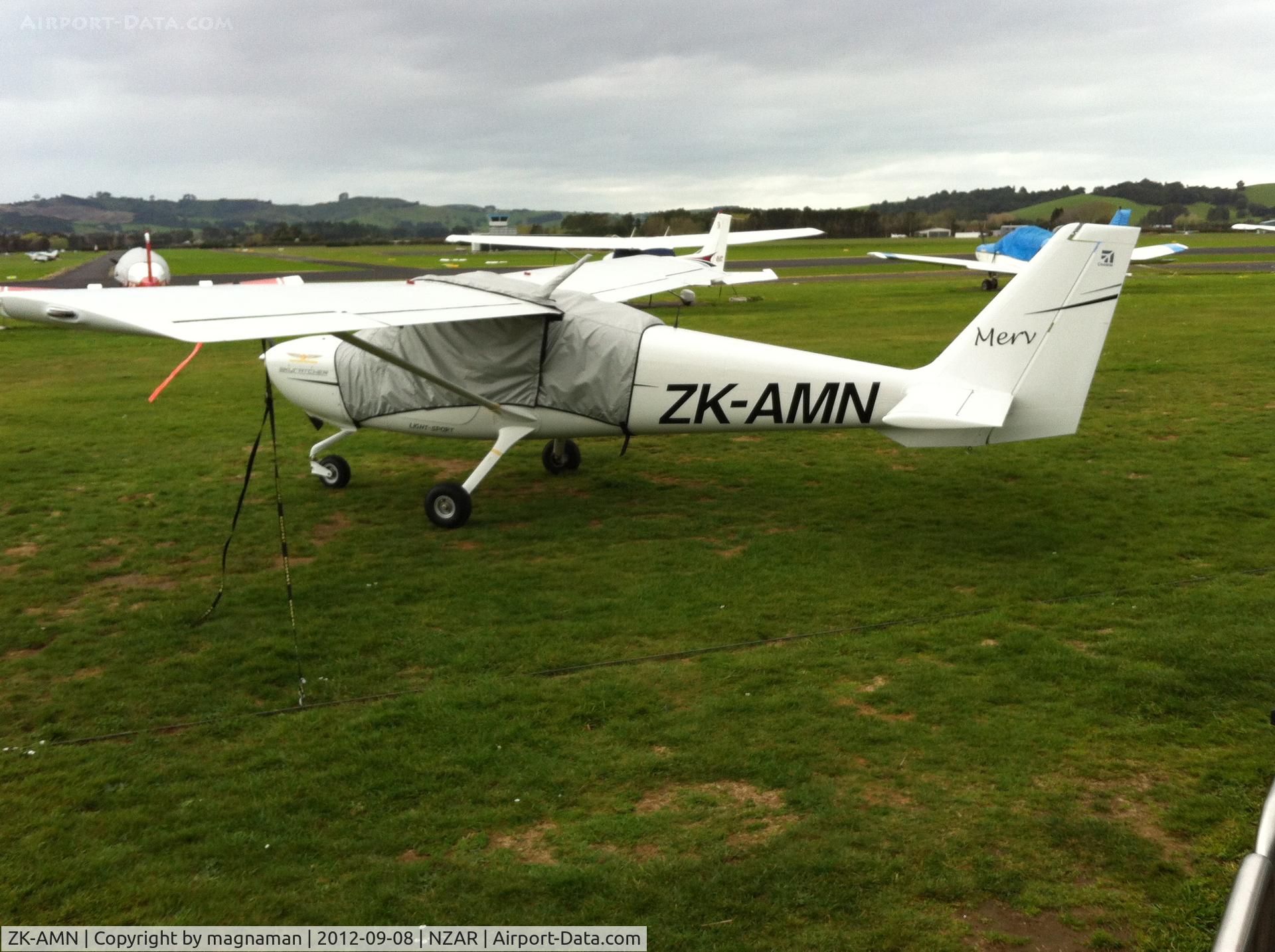 ZK-AMN, Cessna 162 Skycatcher C/N 16200121, NOT a short solent but a cessna skycatcher - newish to NZ register.
