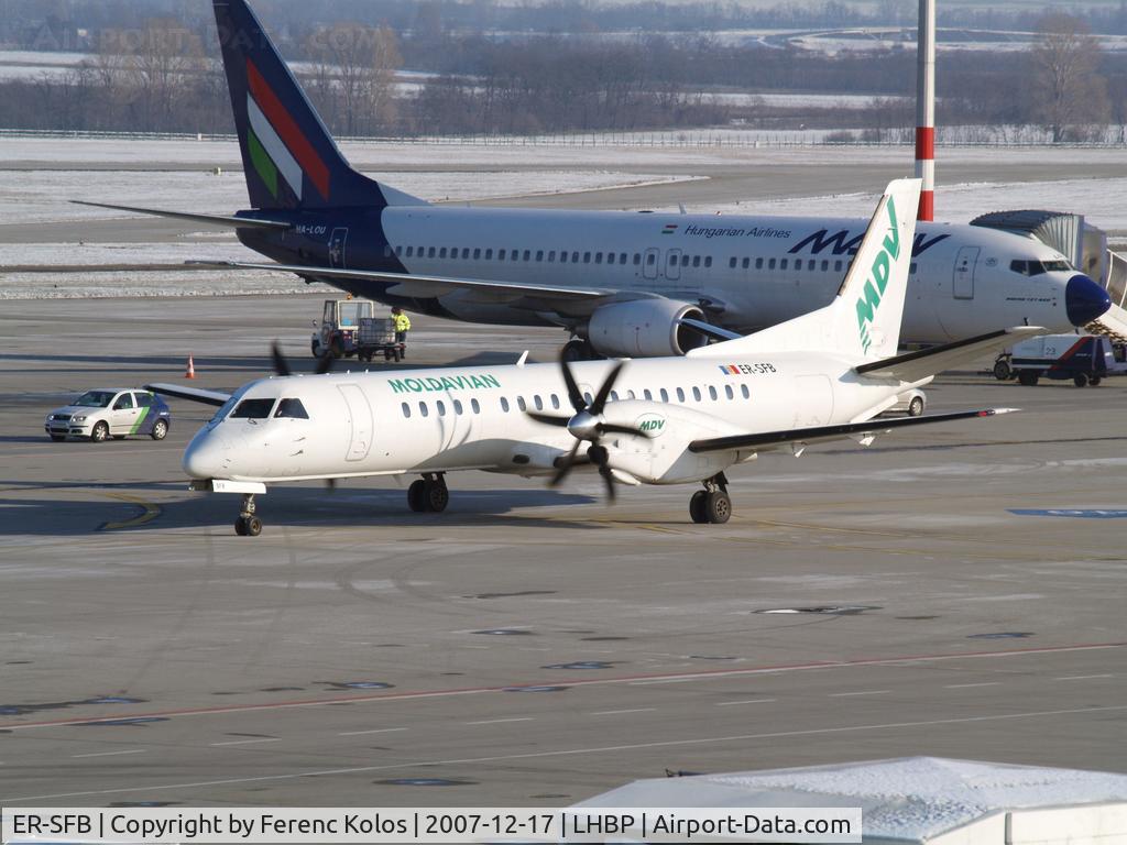 ER-SFB, 1995 Saab 2000 C/N 2000-022, Ferihegy