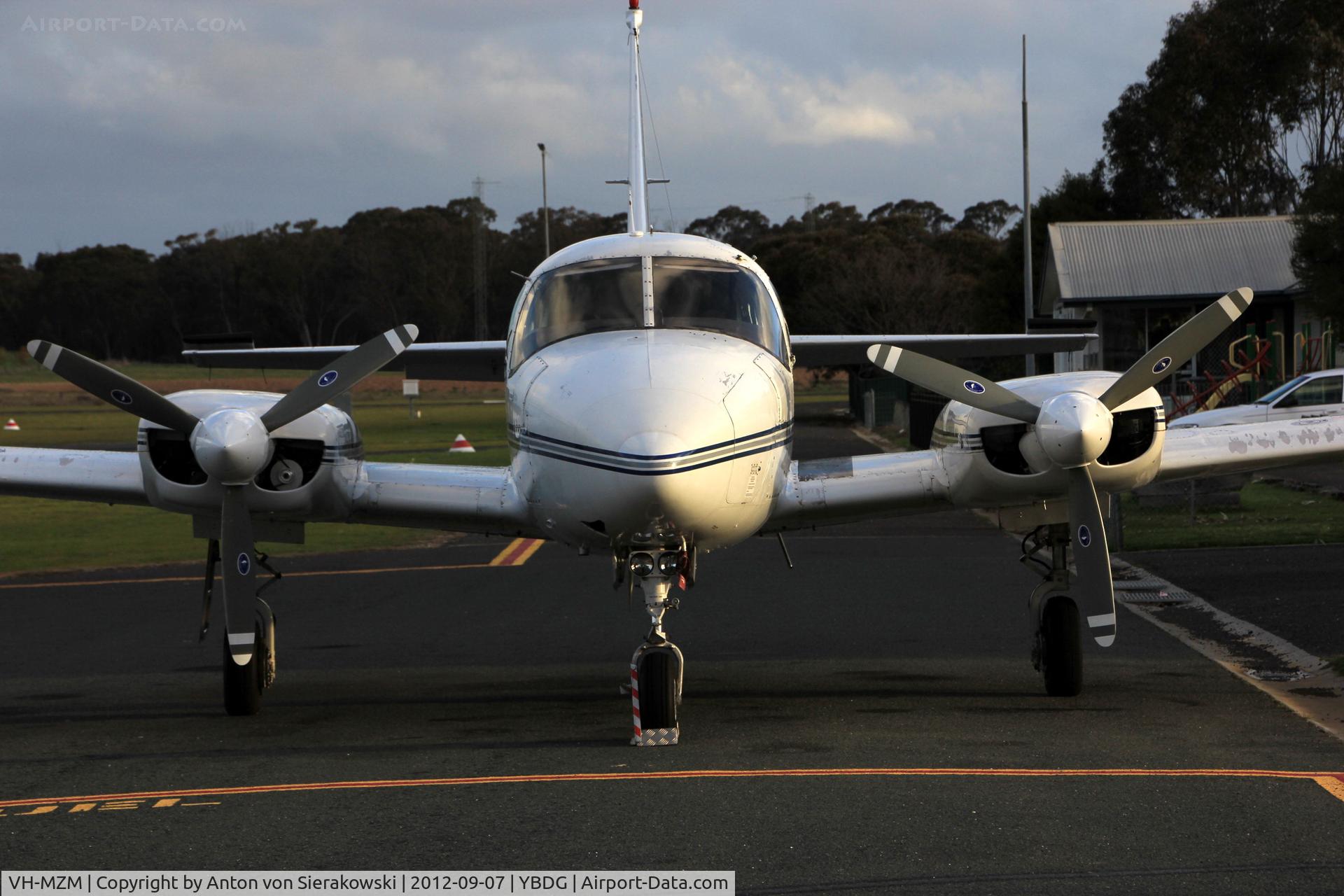 VH-MZM, 1981 Piper PA-31-350 Chieftain C/N 31-8152187, VH-MZM @ YBDG Bendigo, Vic, Au. Now operates out of Bendigo