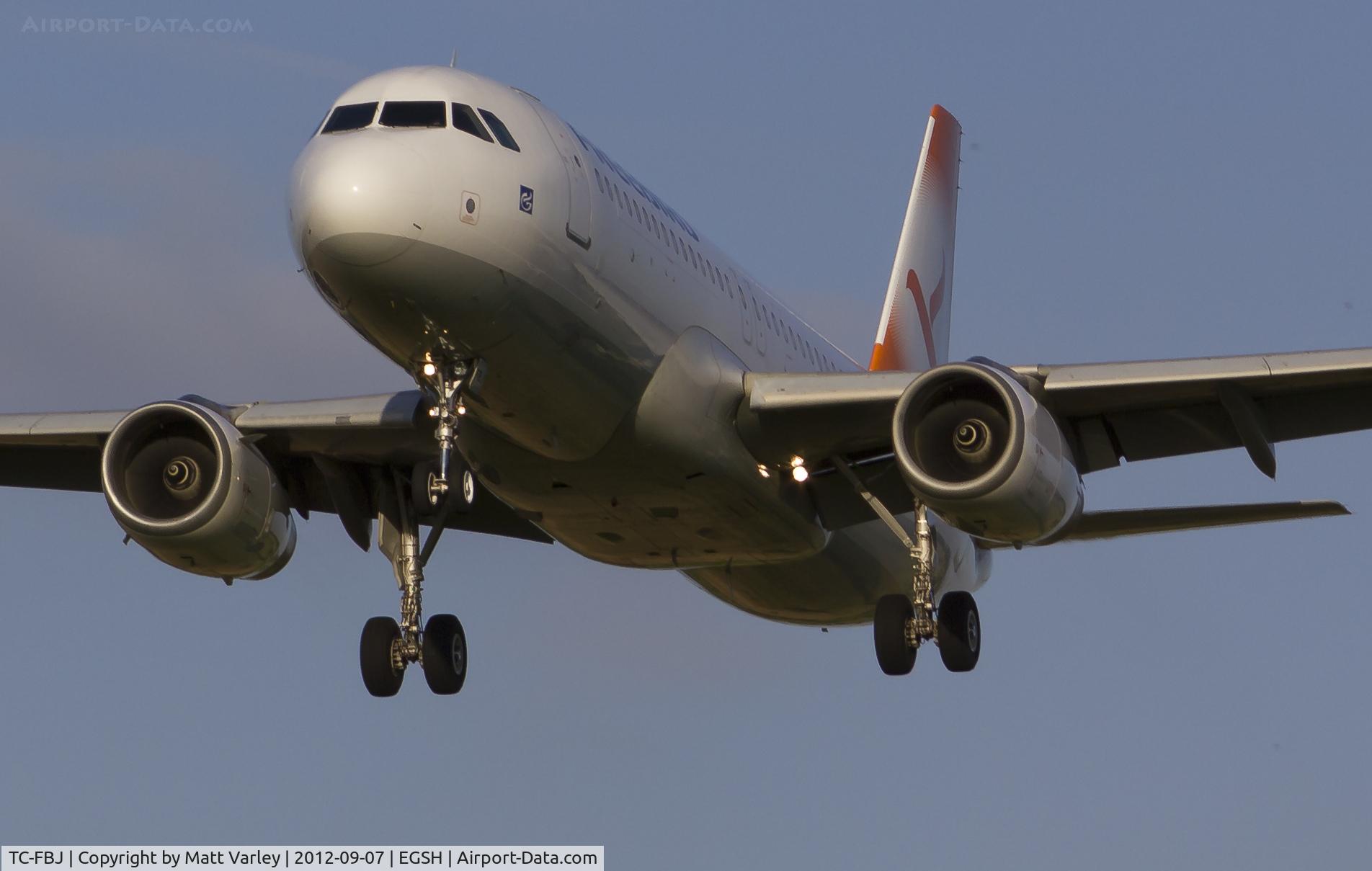 TC-FBJ, 1996 Airbus A320-232 C/N 580, Arriving at EGSH.
