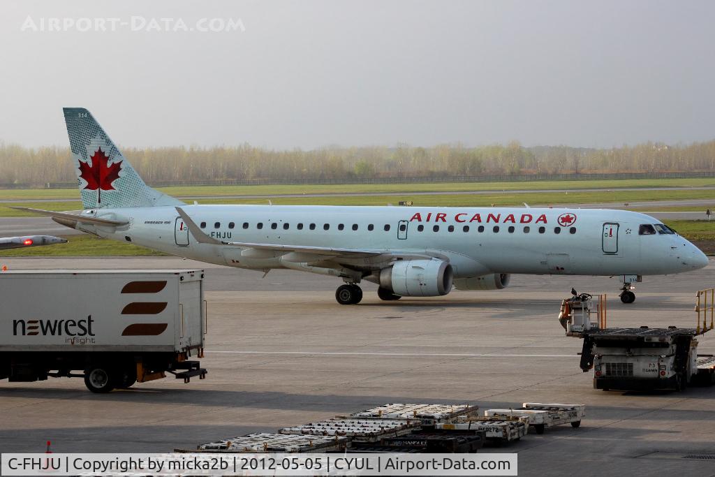 C-FHJU, 2006 Embraer 190AR (ERJ-190-100IGW) C/N 19000044, Taxiing
