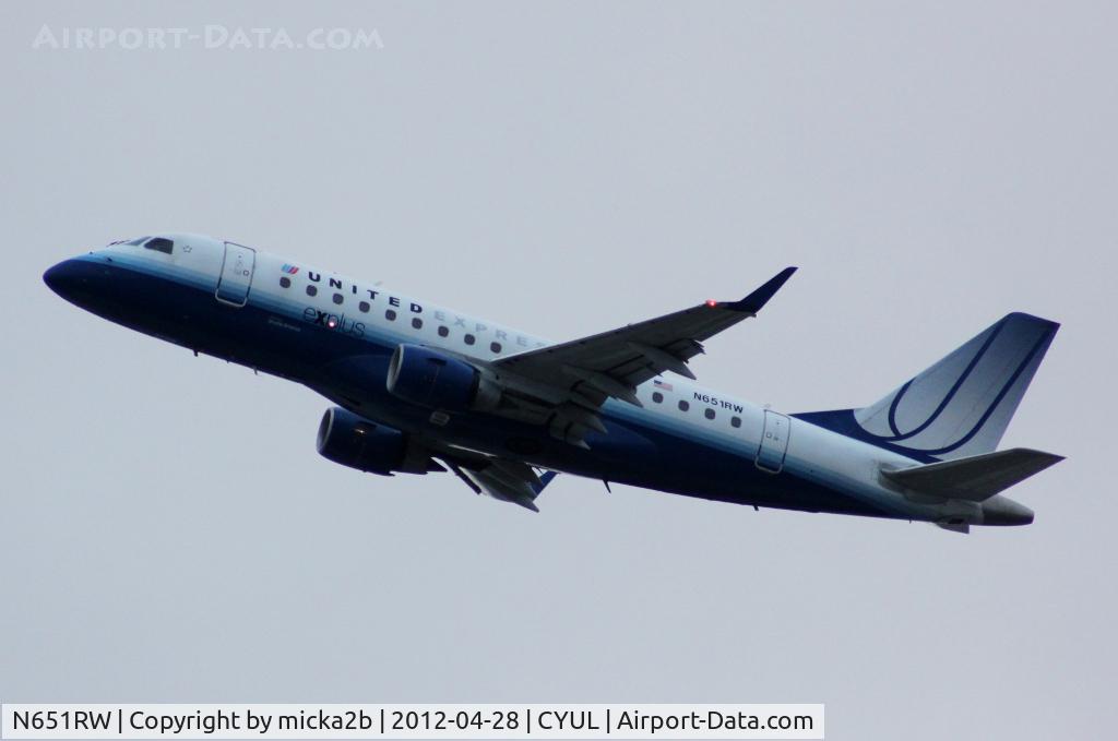 N651RW, 2005 Embraer 170SE (ERJ-170-100SE) C/N 17000072, Take off