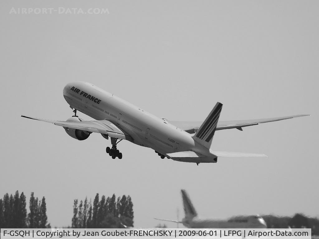 F-GSQH, 2005 Boeing 777-328/ER C/N 32711, take off to CAIRO
