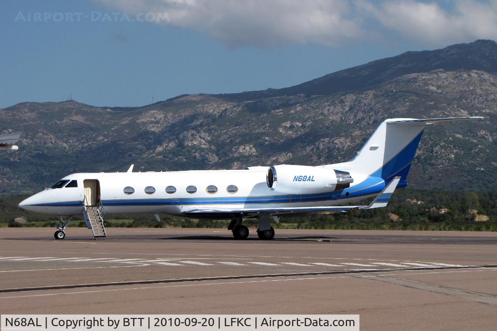N68AL, 1992 Gulfstream Aerospace G-IV C/N 1198, Parking