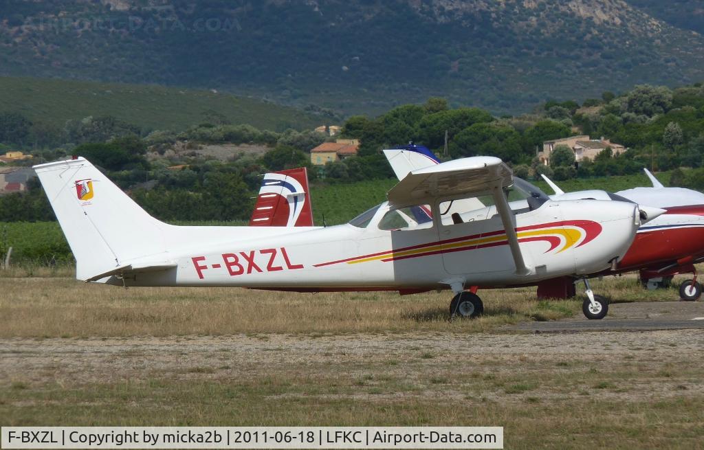 F-BXZL, Reims F172M Skyhawk Skyhawk C/N 1245, Parked