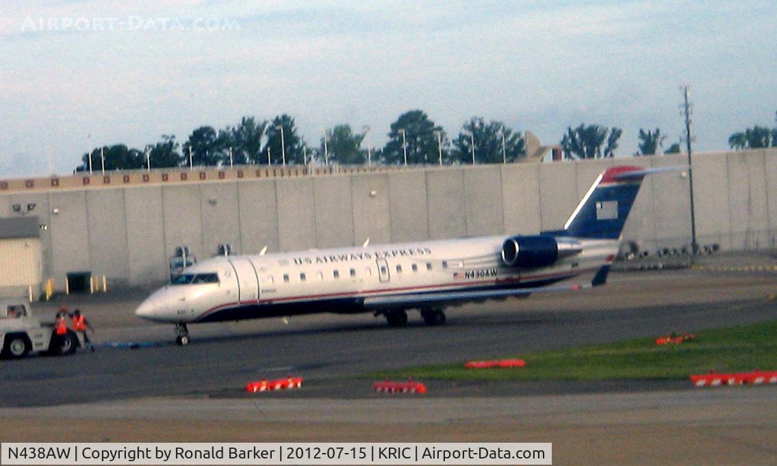 N438AW, 2003 Bombardier CRJ-200LR (CL-600-2B19) C/N 7748, Taxi RIC